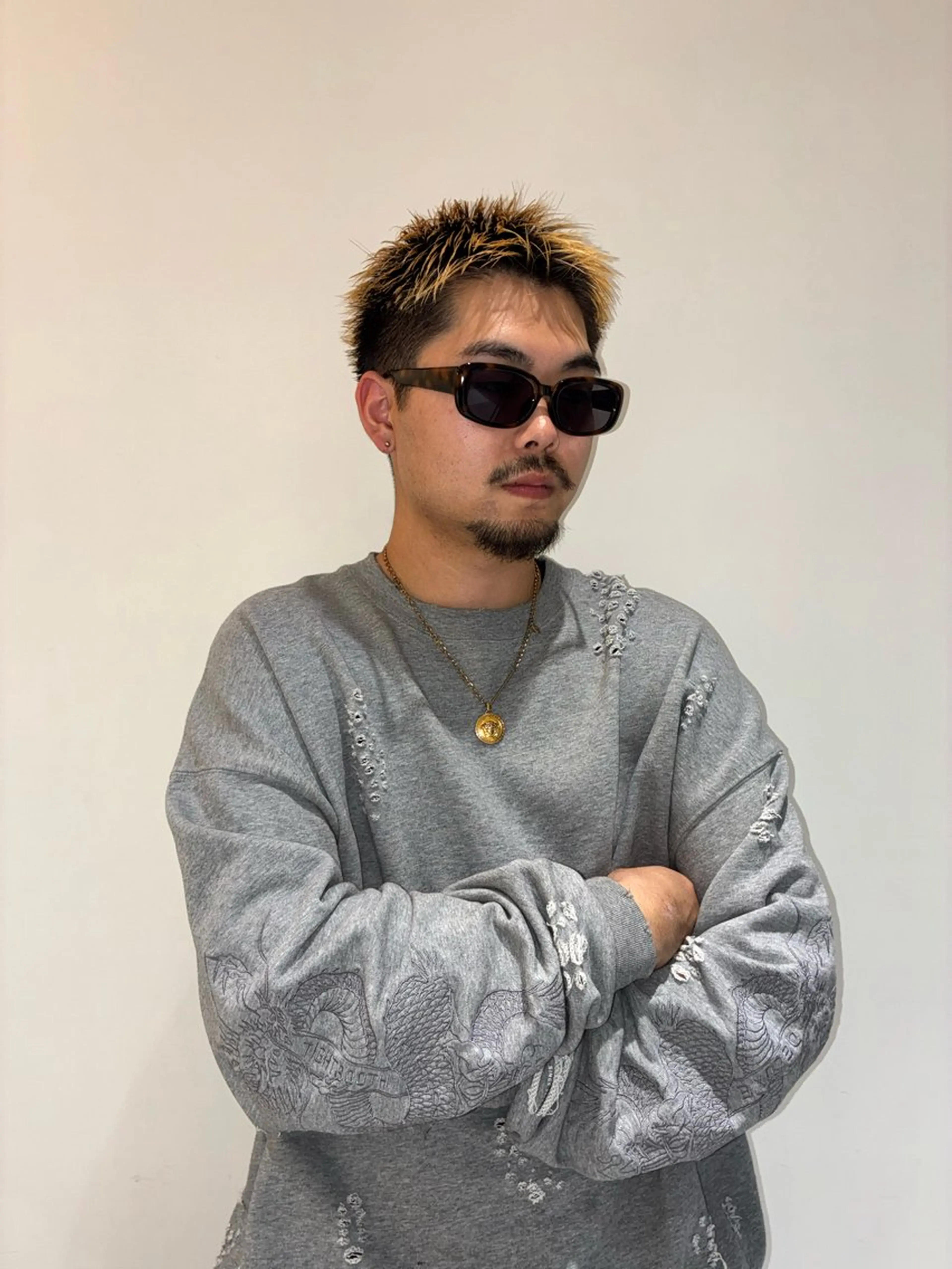 メンズ メンズブリーチ スパイキーショート カット ヘアカラー 安藤 琢真のヘアスタイル