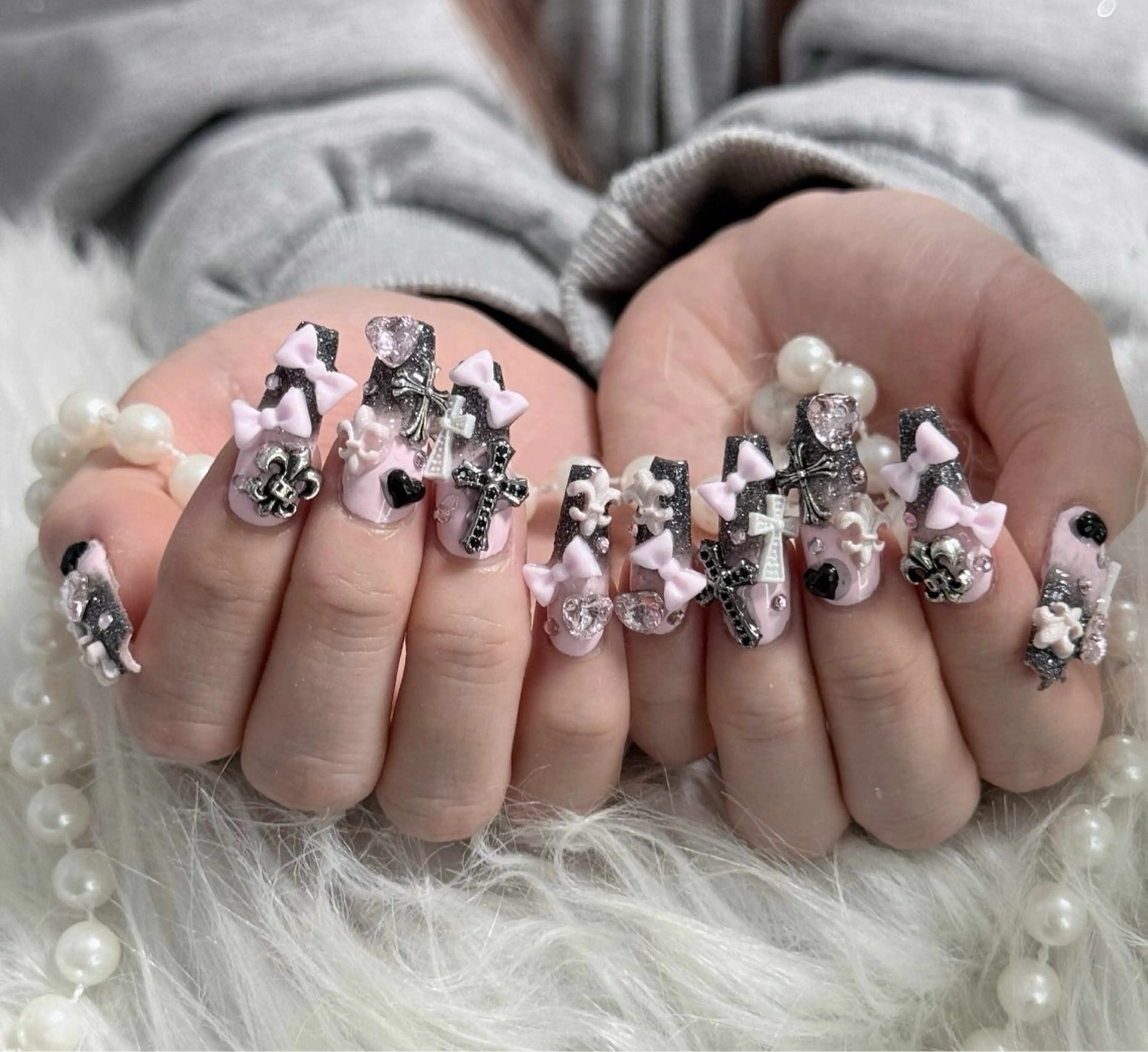 ネイル 成人式 ロングネイル マグネットネイル 大理石ネイル(マーブル) リボン ハンドネイル Amee Nail Salonのネイルデザイン