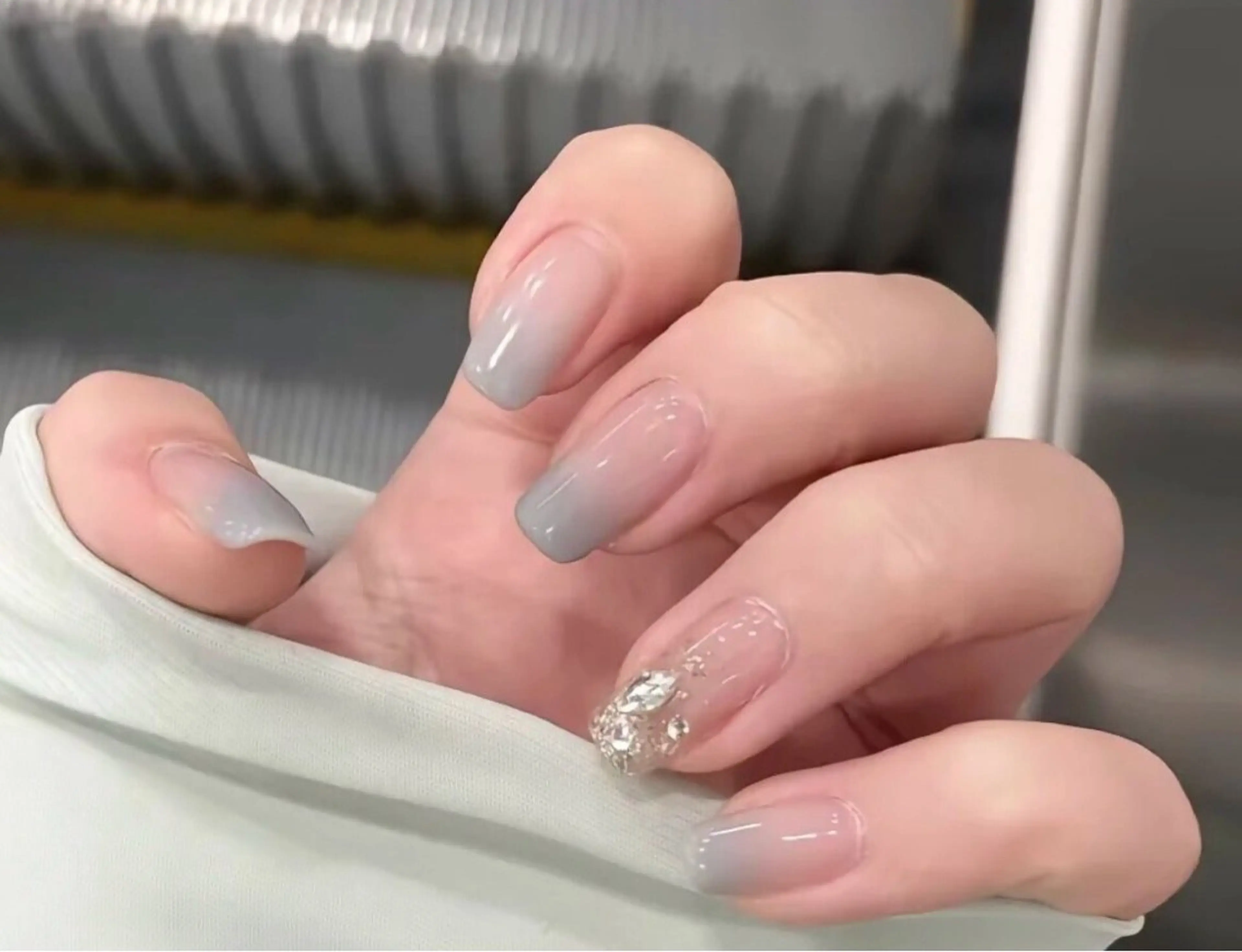 ネイル ハンドネイル MoonNail ユリ🌸のネイルデザイン
