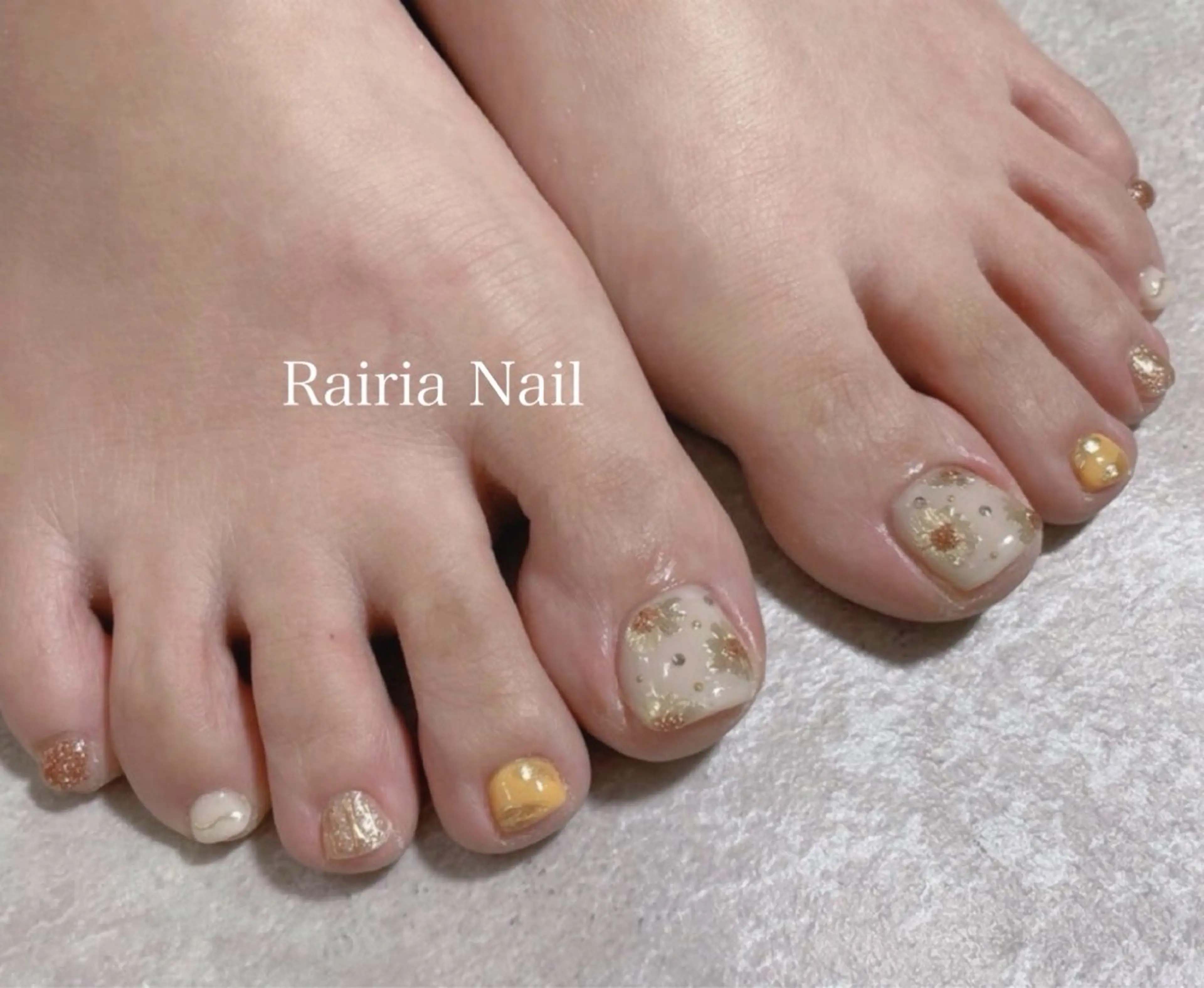 キッズ ネイル フラワーネイル ジェルネイル パラジェル フットネイル CRISTA MOMOのネイルデザイン