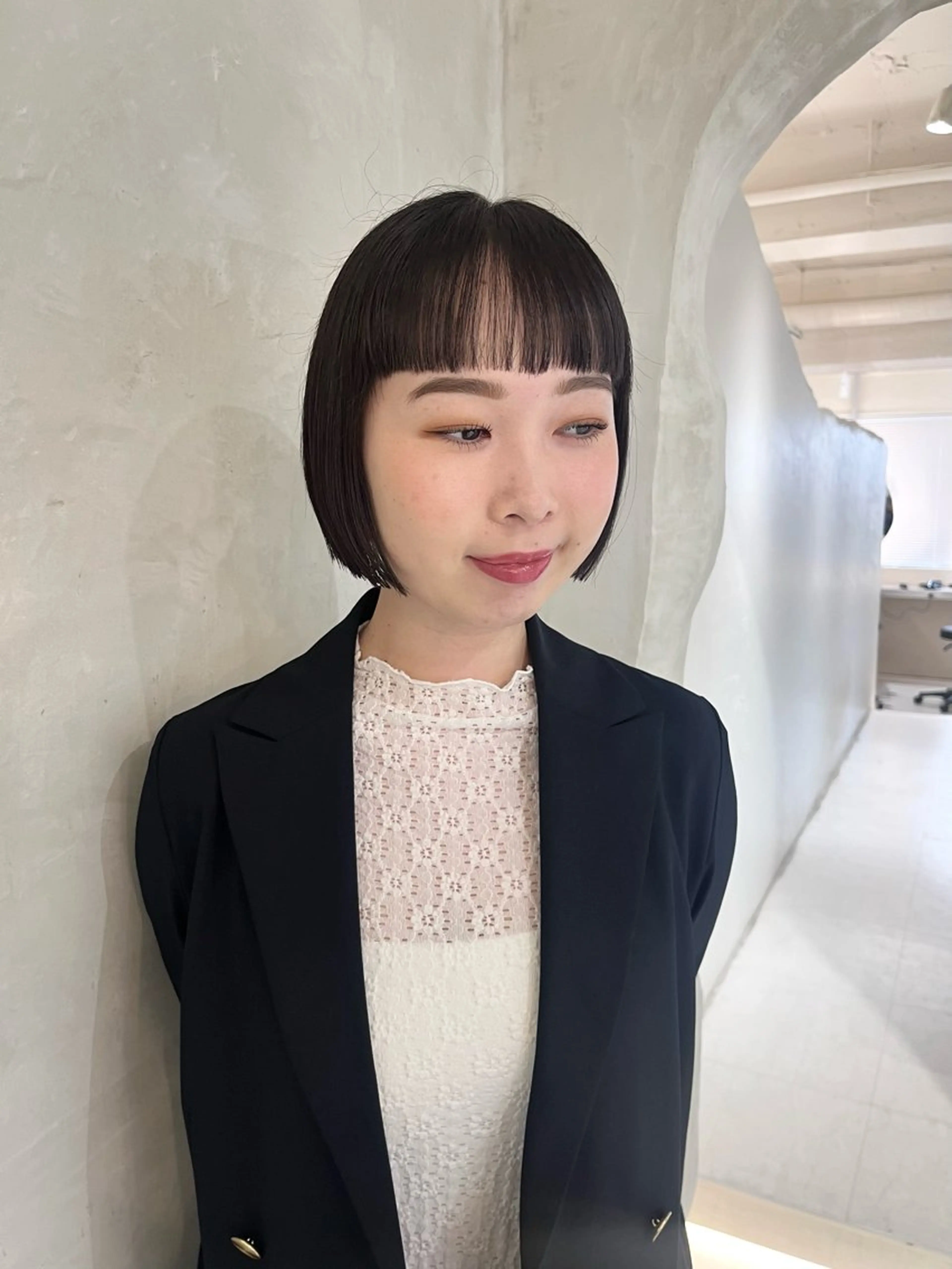 ミディアム カット トリートメント 切りっぱなしボブ/ 艶カラー/綾莉のヘアスタイル