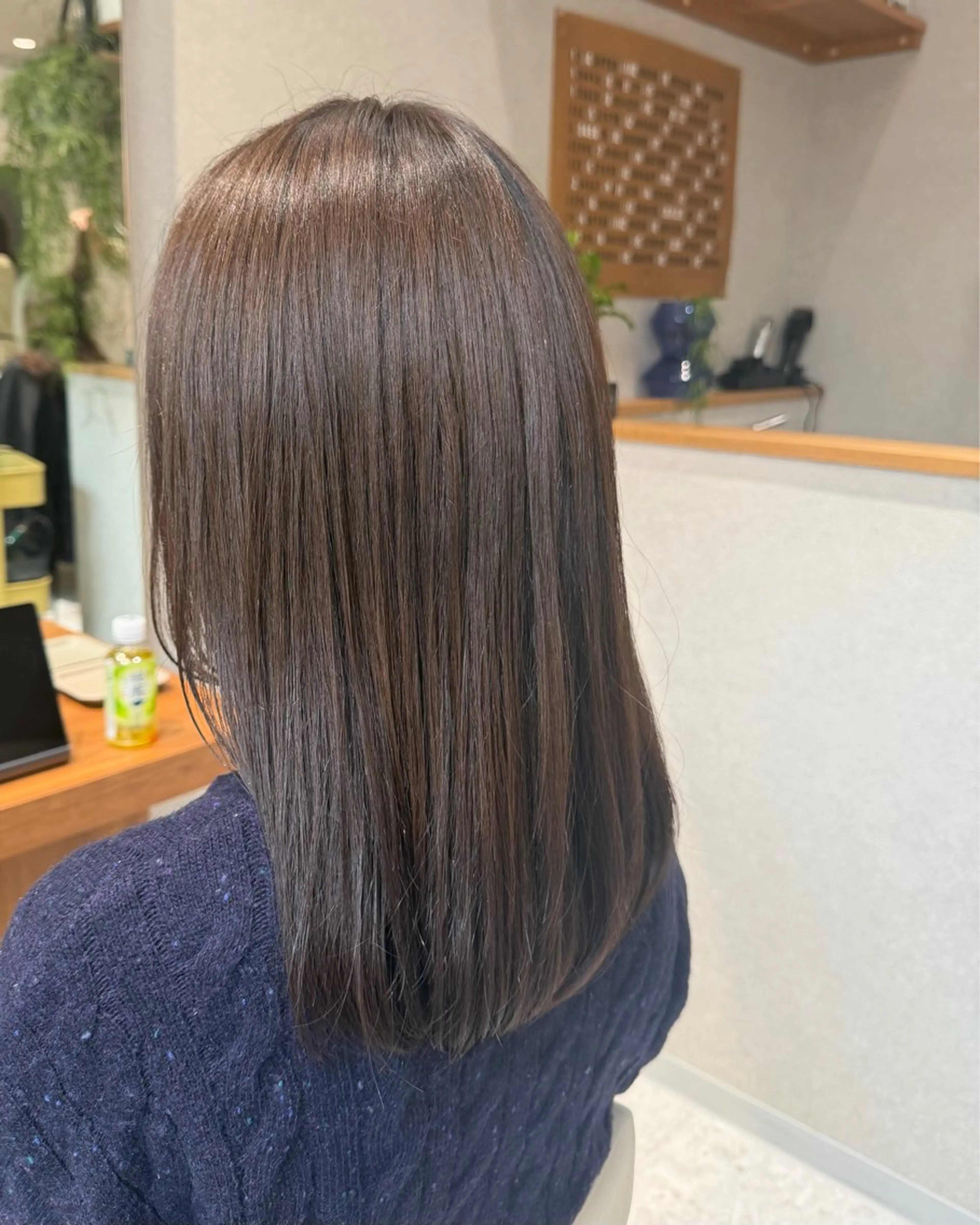 ミディアム カット ヘアカラー トリートメント LOVESTOIKE 井上つぐみ/透明感のヘアスタイル