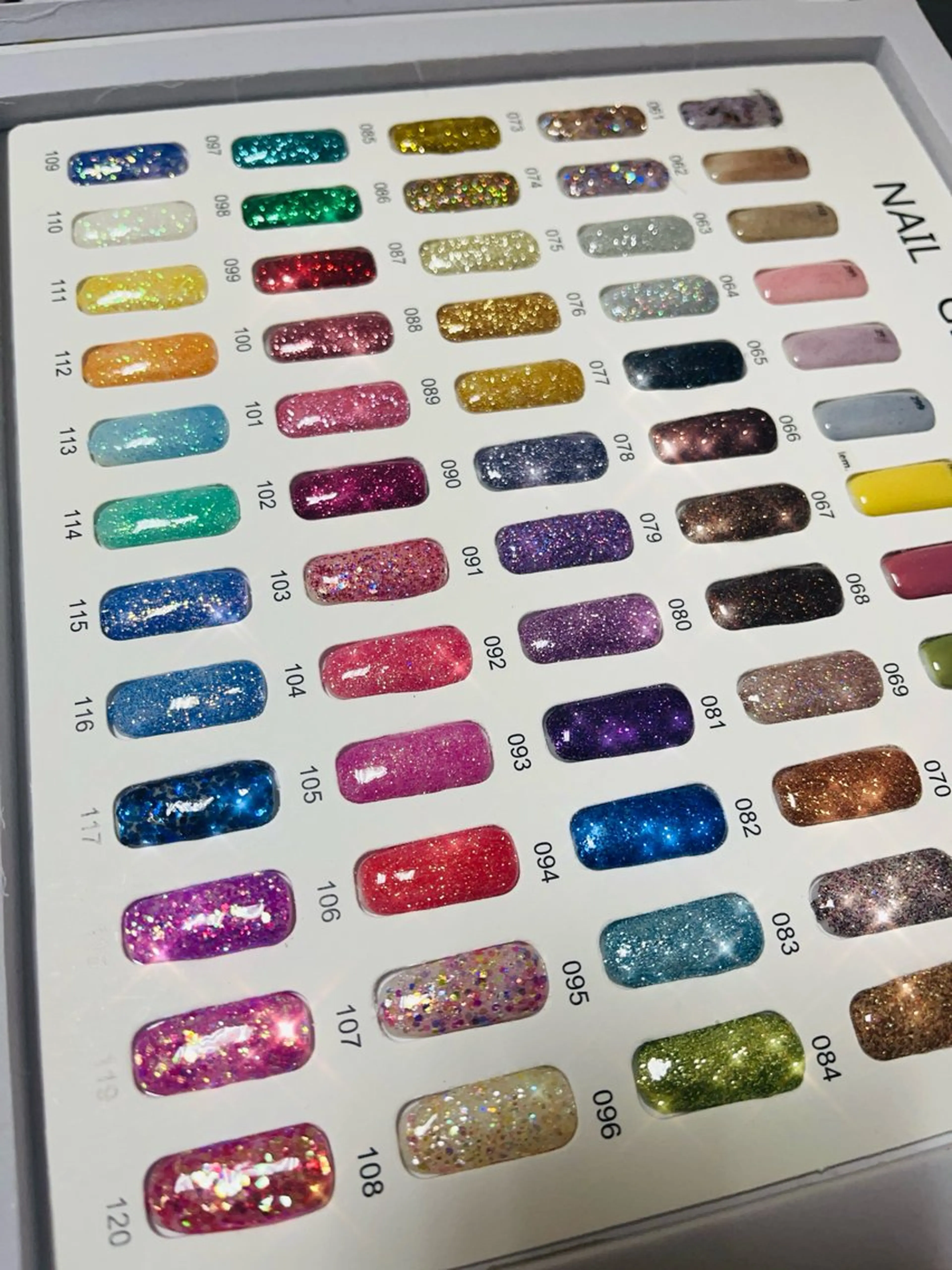 ネイル ラメ(グリッター) ベテランネイル cnc  nailのネイルデザイン