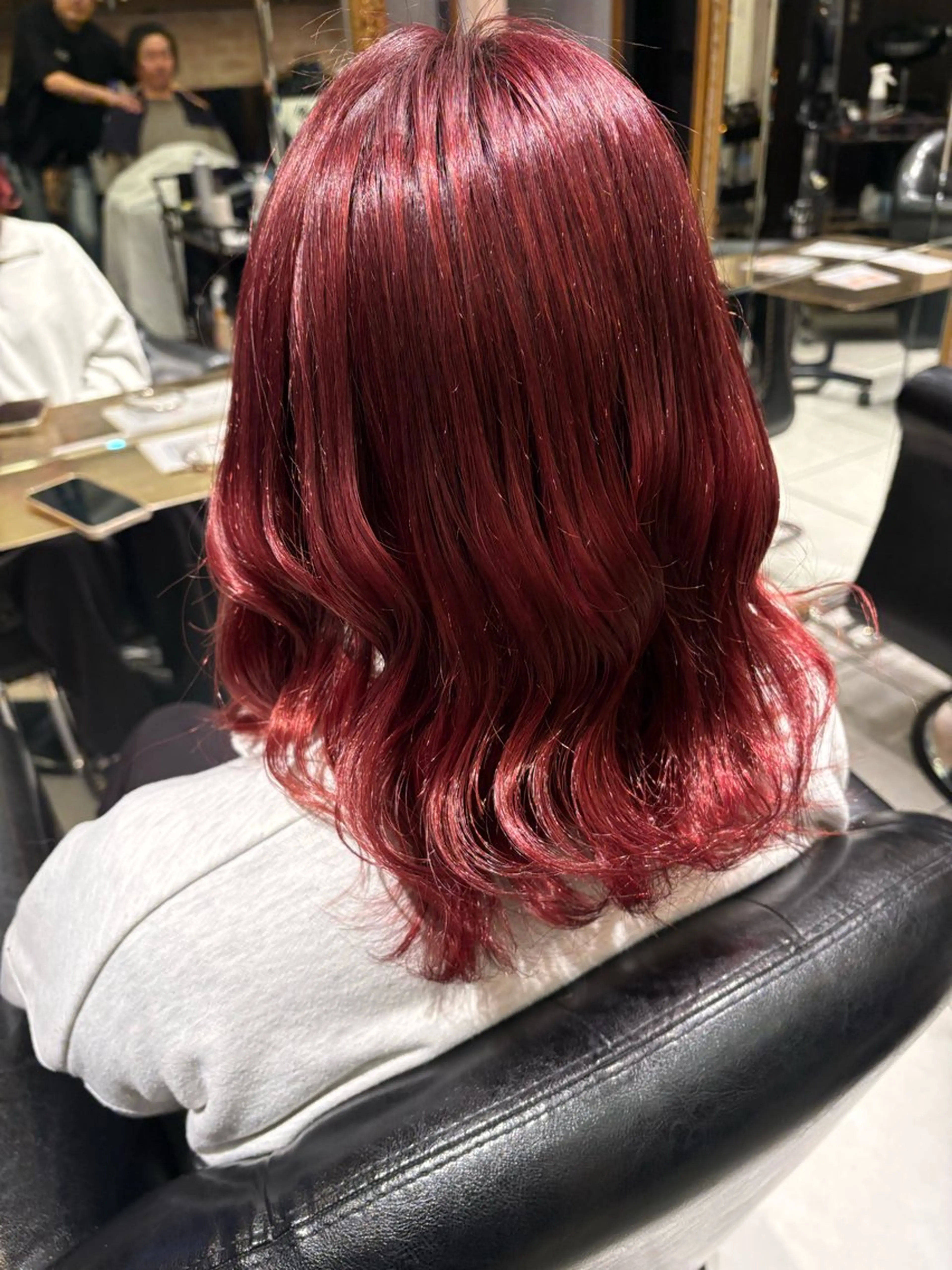 ミディアム 鶴谷 麻衣のヘアスタイル