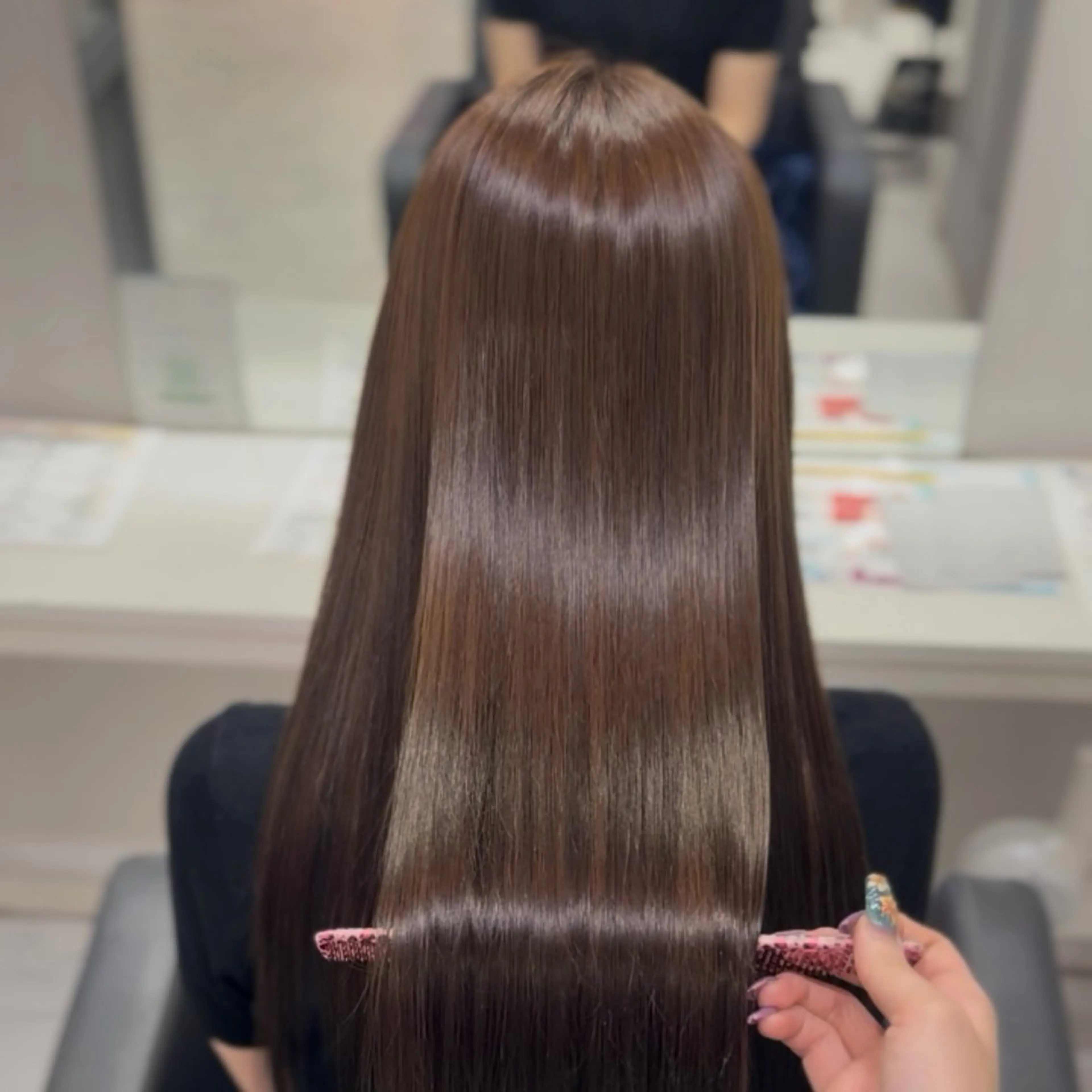 ロング カラー ヘアカラー トリートメント 🦋REISA🦋 エクステ×ハイトーンのヘアスタイル