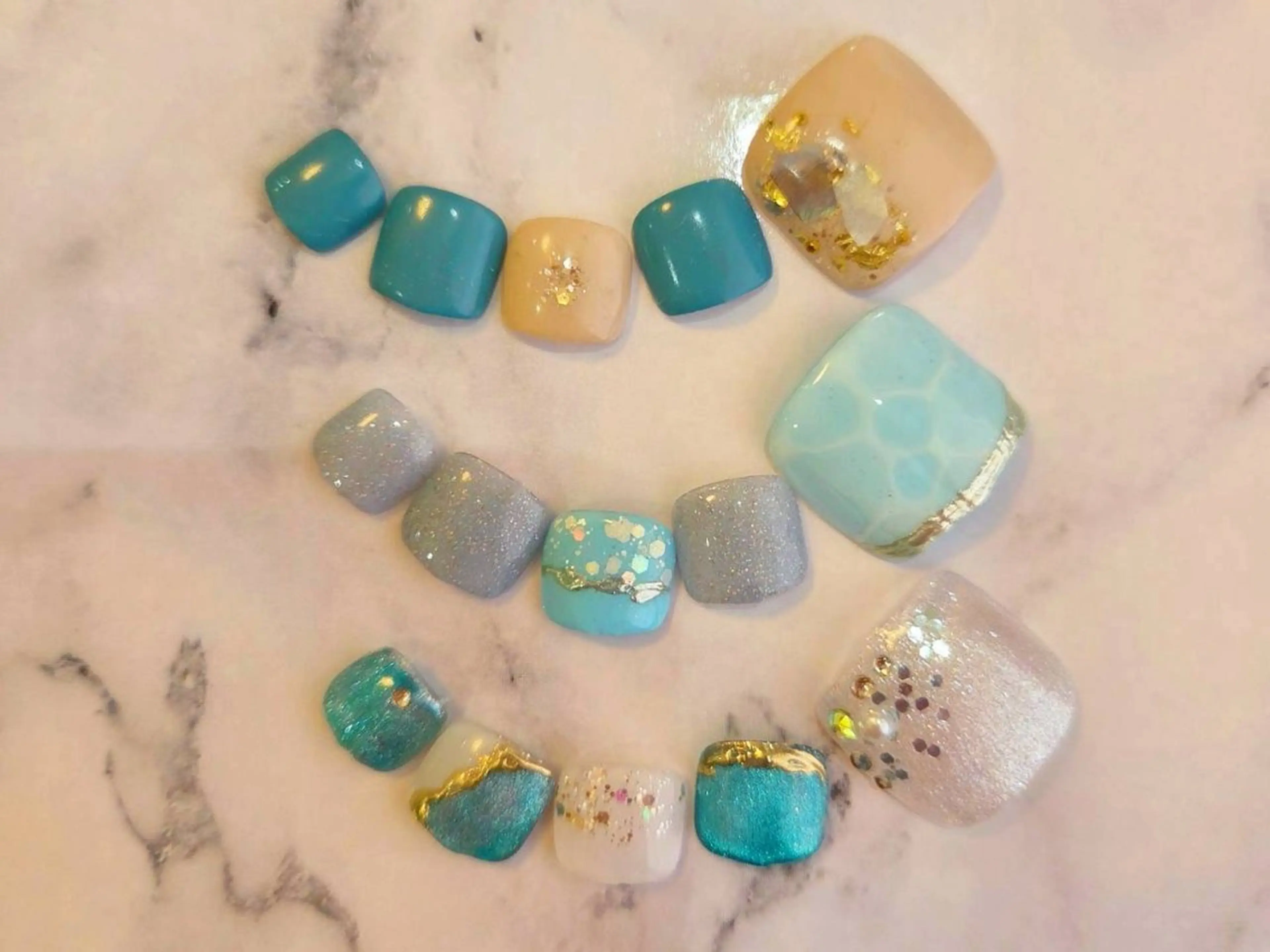 ネイル フットネイル ムーンライズ かおりのネイルデザイン