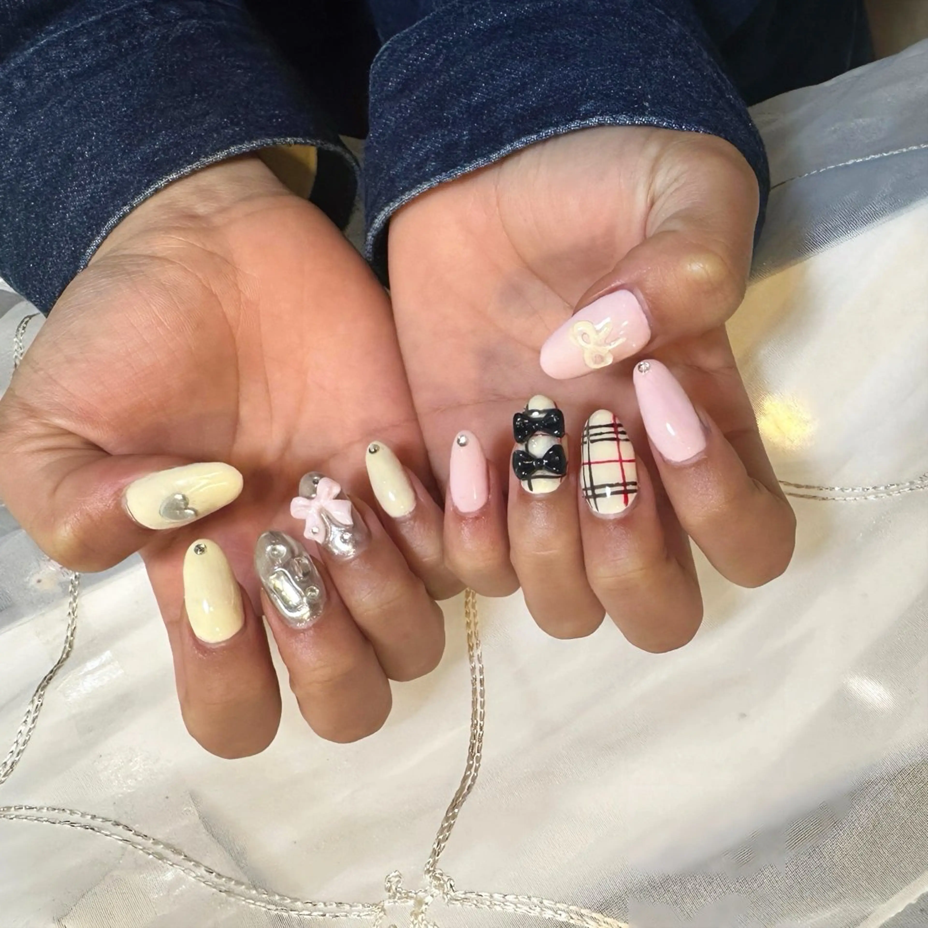 ネイル 持ち込み リボン ハンドネイル private. nailsalonのネイルデザイン