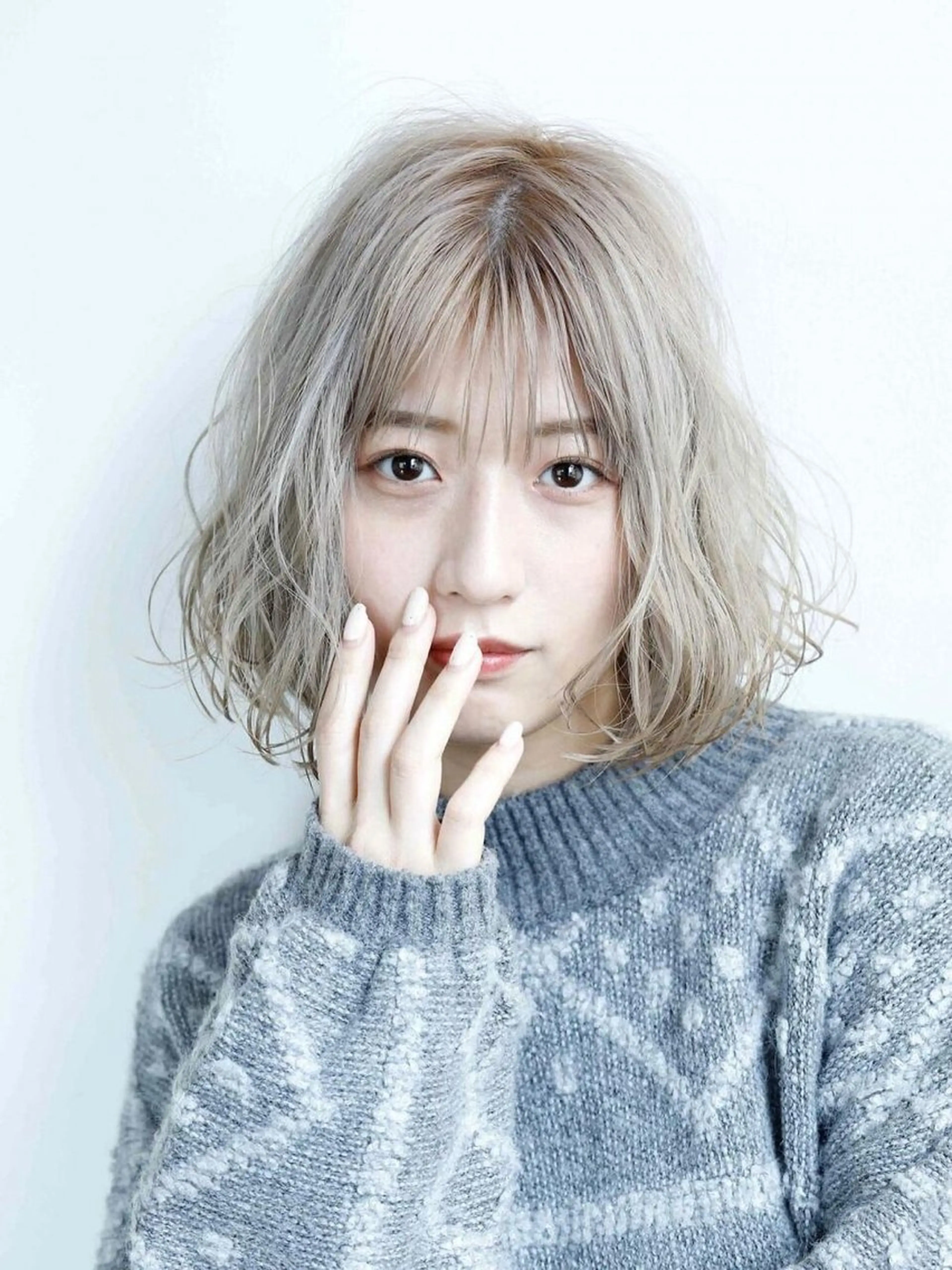 ☀️大人気✨カット➕ケアブリーチ使用プレミアムWカラー➕超音波ツヤトリートメント☀️の写真