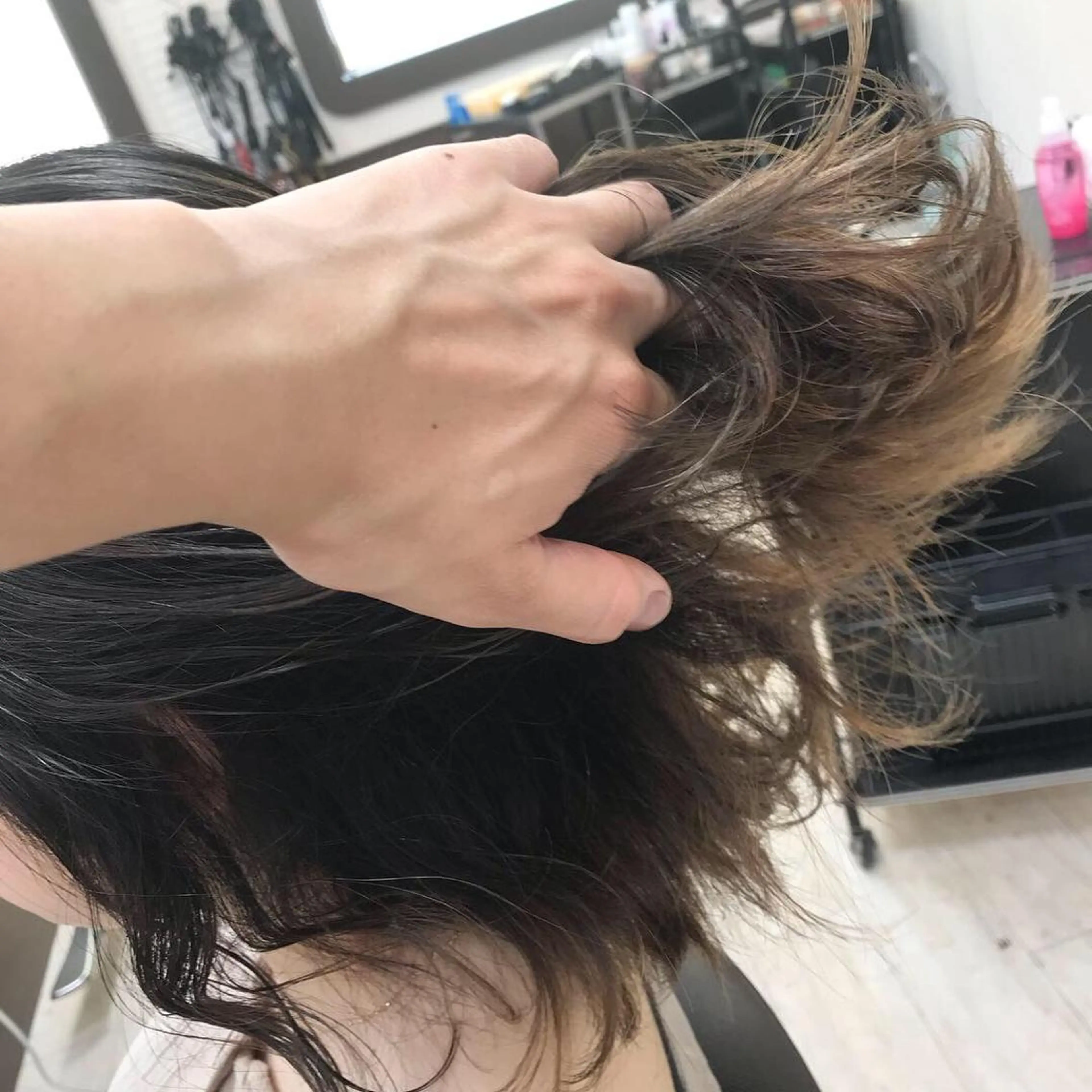 カラー デザインカラー Lienのヘアスタイル