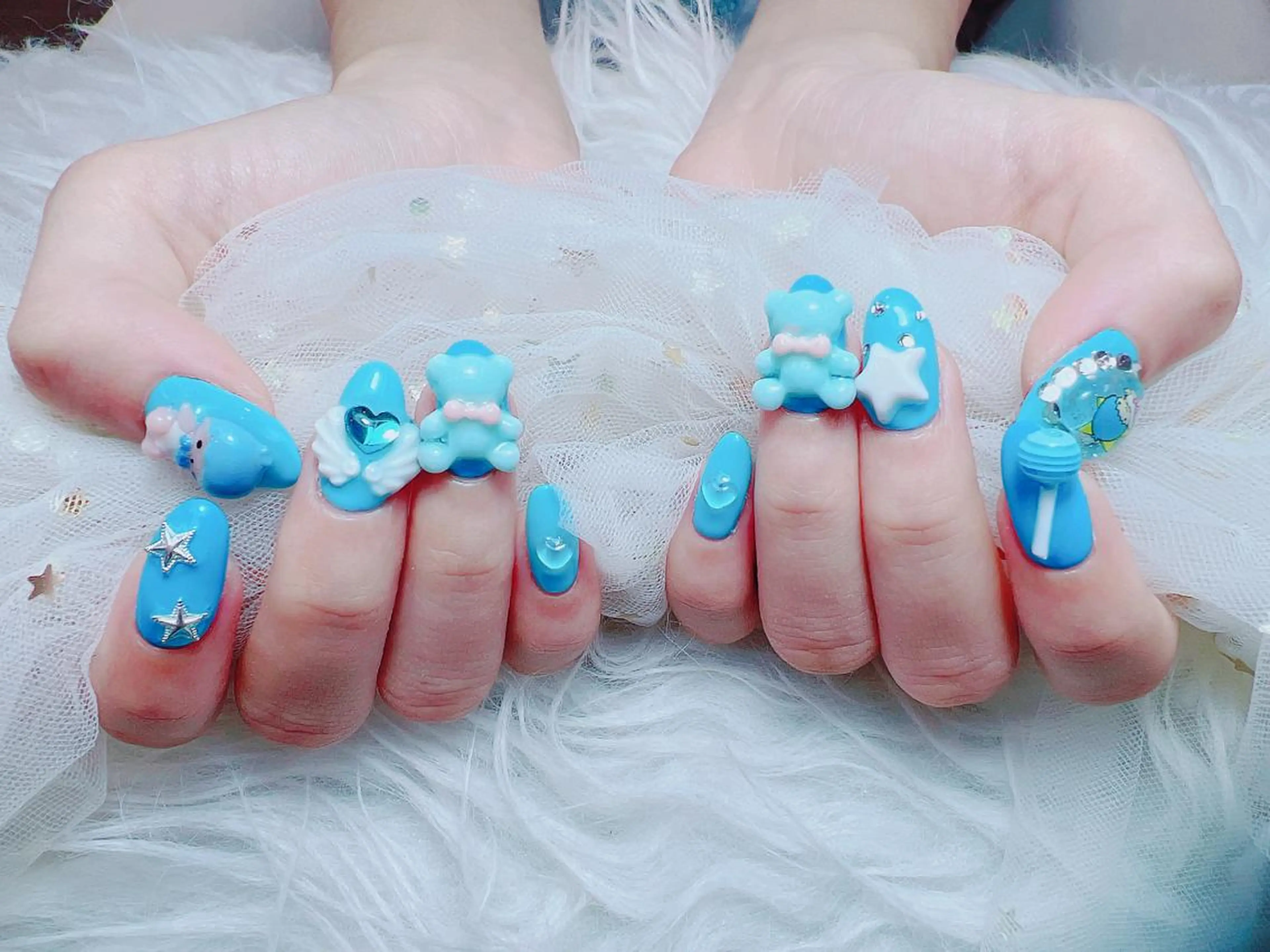 ネイル クリアネイル フラッシュネイル フラワーネイル グラデーション キラキラネイル ハンドネイル NailPrincess所属・princess スカルプ専門店のネイルデザイン
