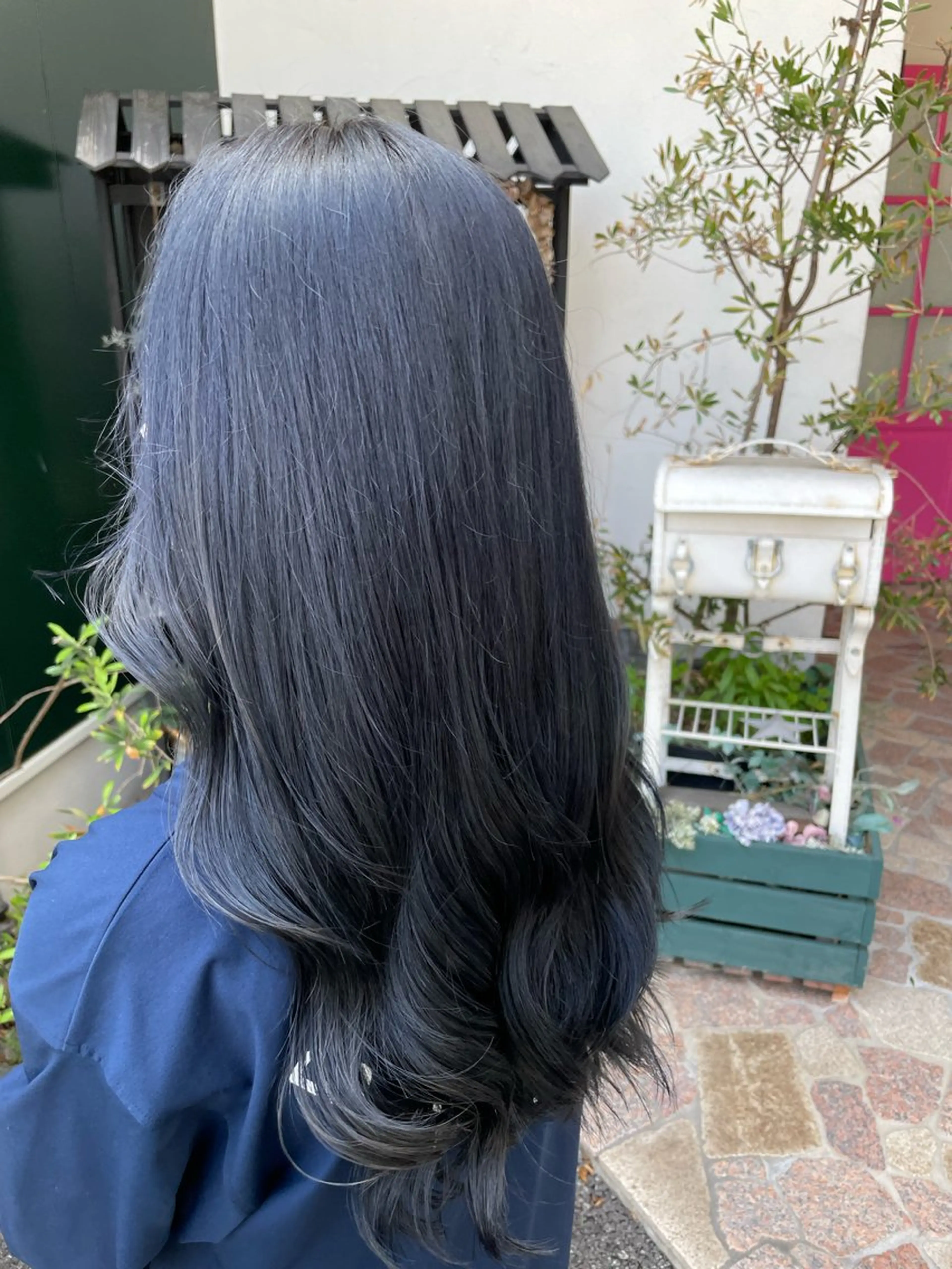ロング カラー ブリーチ ブルーカラー ブルージュ 透明感カラー ロング 山下 襟華のヘアスタイル