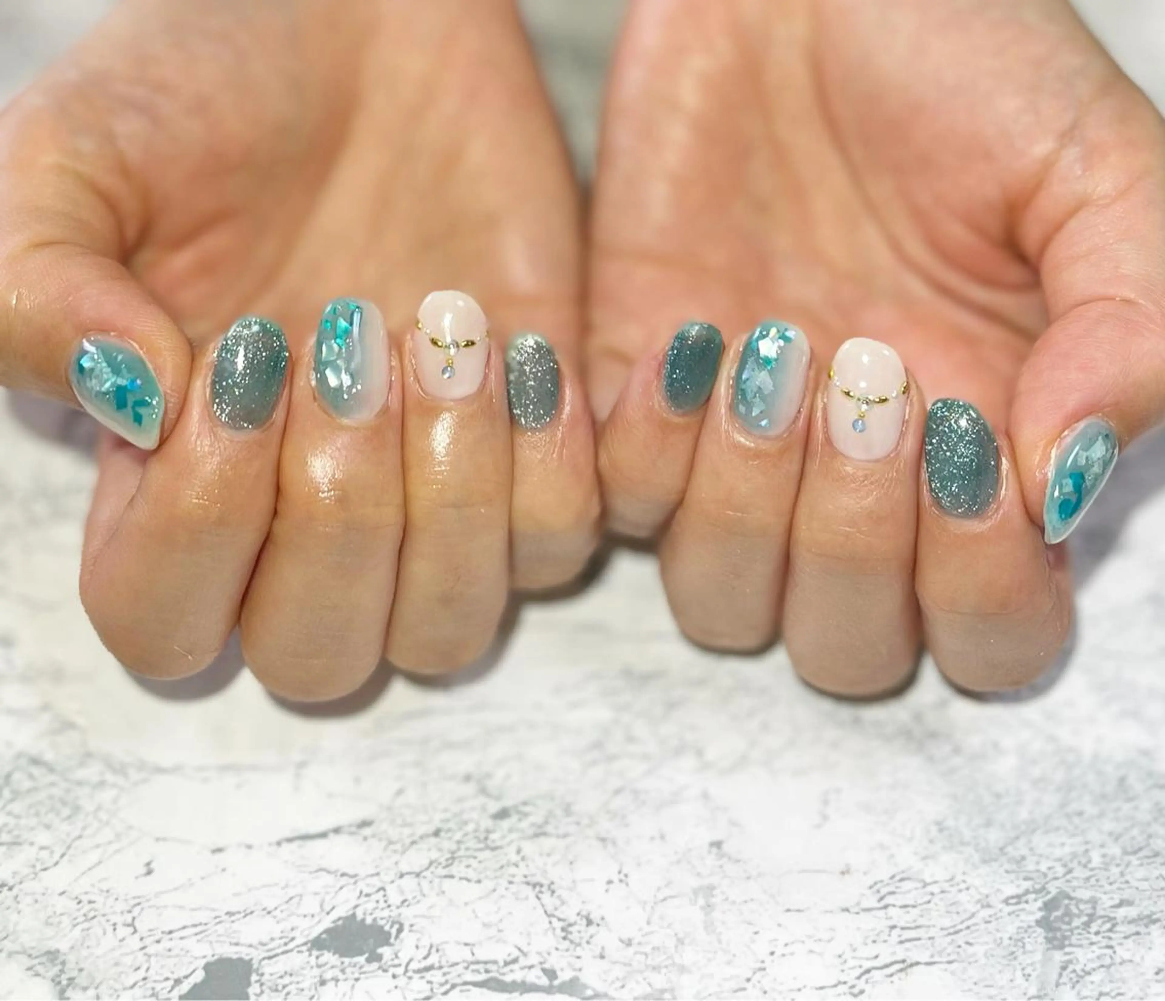 ネイル フットネイル グリーン ニュアンスネイル シンプルネイル 春ネイル nail fufla ♡yamane♡のネイルデザイン