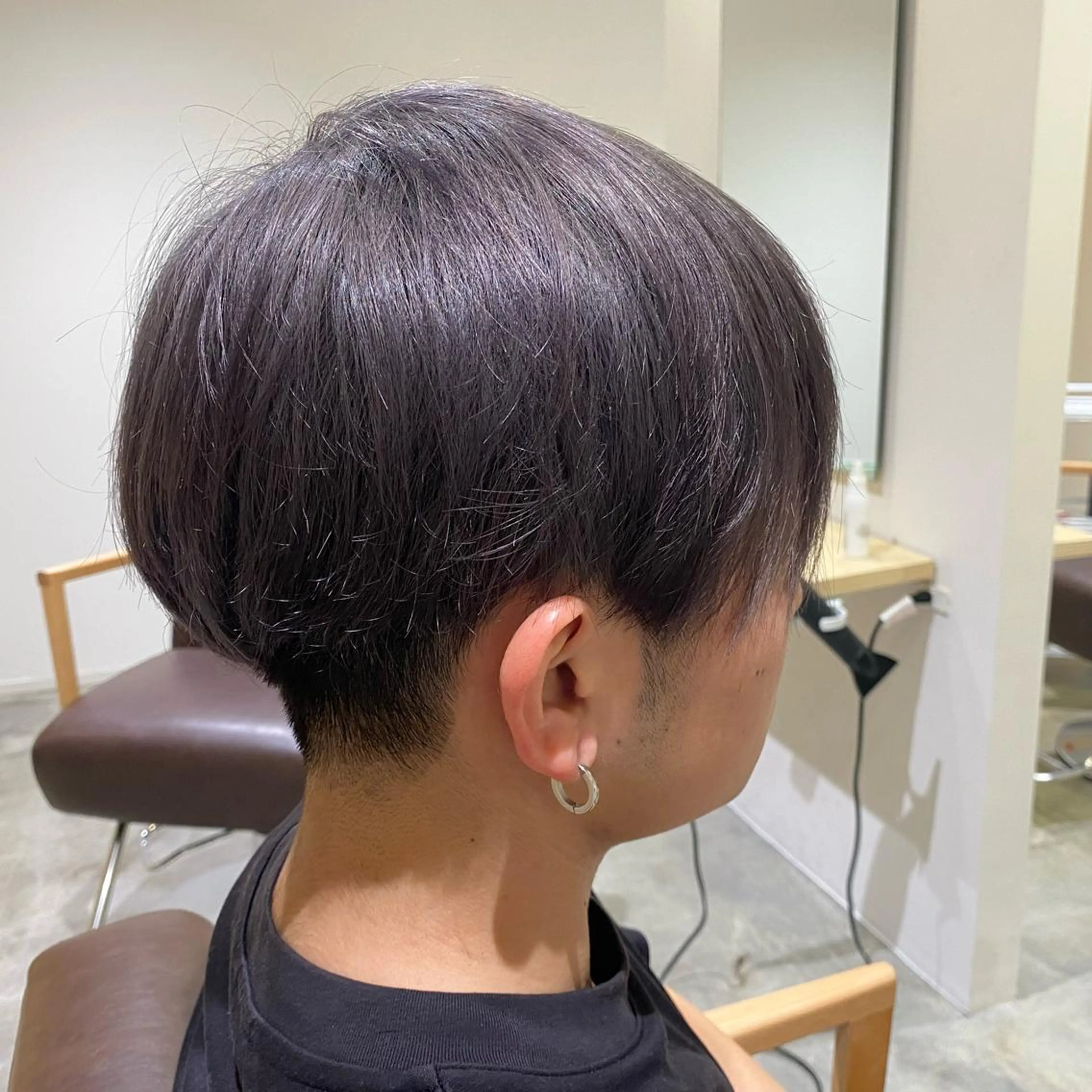 メンズ メンズバレイヤージュ メンズブリーチ センターパート メンズハイライト メンズハイトーン カット ヘアカラー トリートメント ブリーチなしWカラー /酸性ストレート河本のヘアスタイル