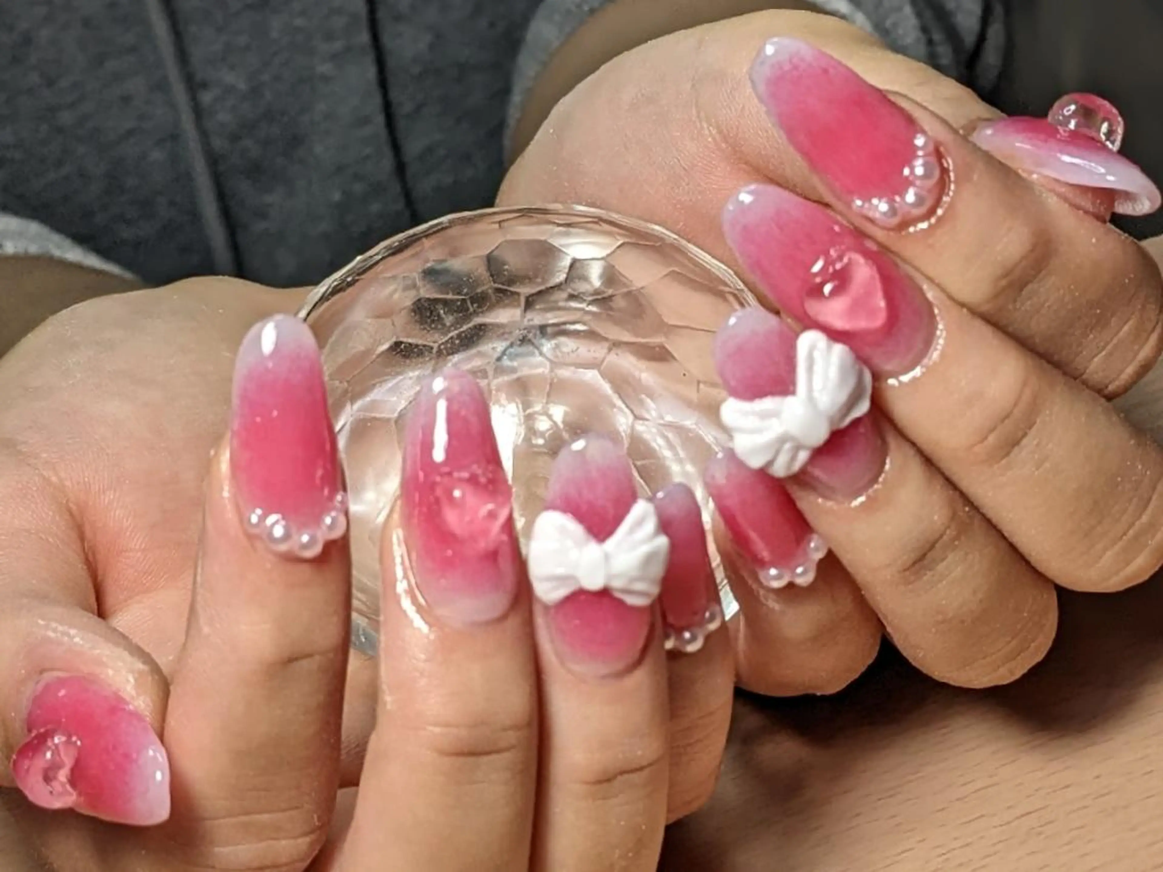 ネイル チークネイル ハート リボン フラワー ムーンのネイルデザイン