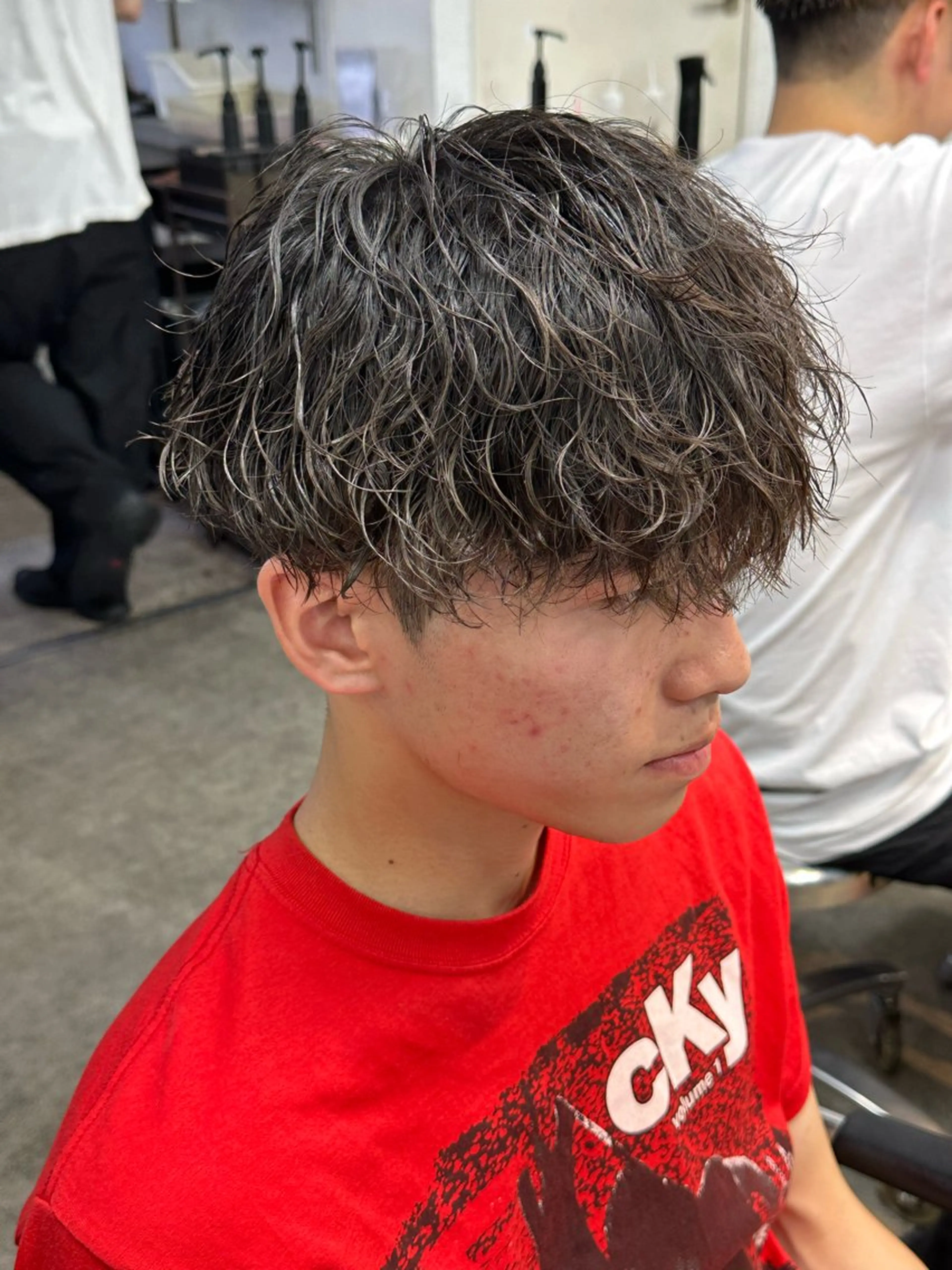 パーマ メンズ フェザーパーマ マッシュ メンズパーマ 学生（メンズ向け） メンズツイストパーマ パーマ fifth/原宿/ シャドウパーマ/カズのヘアスタイル