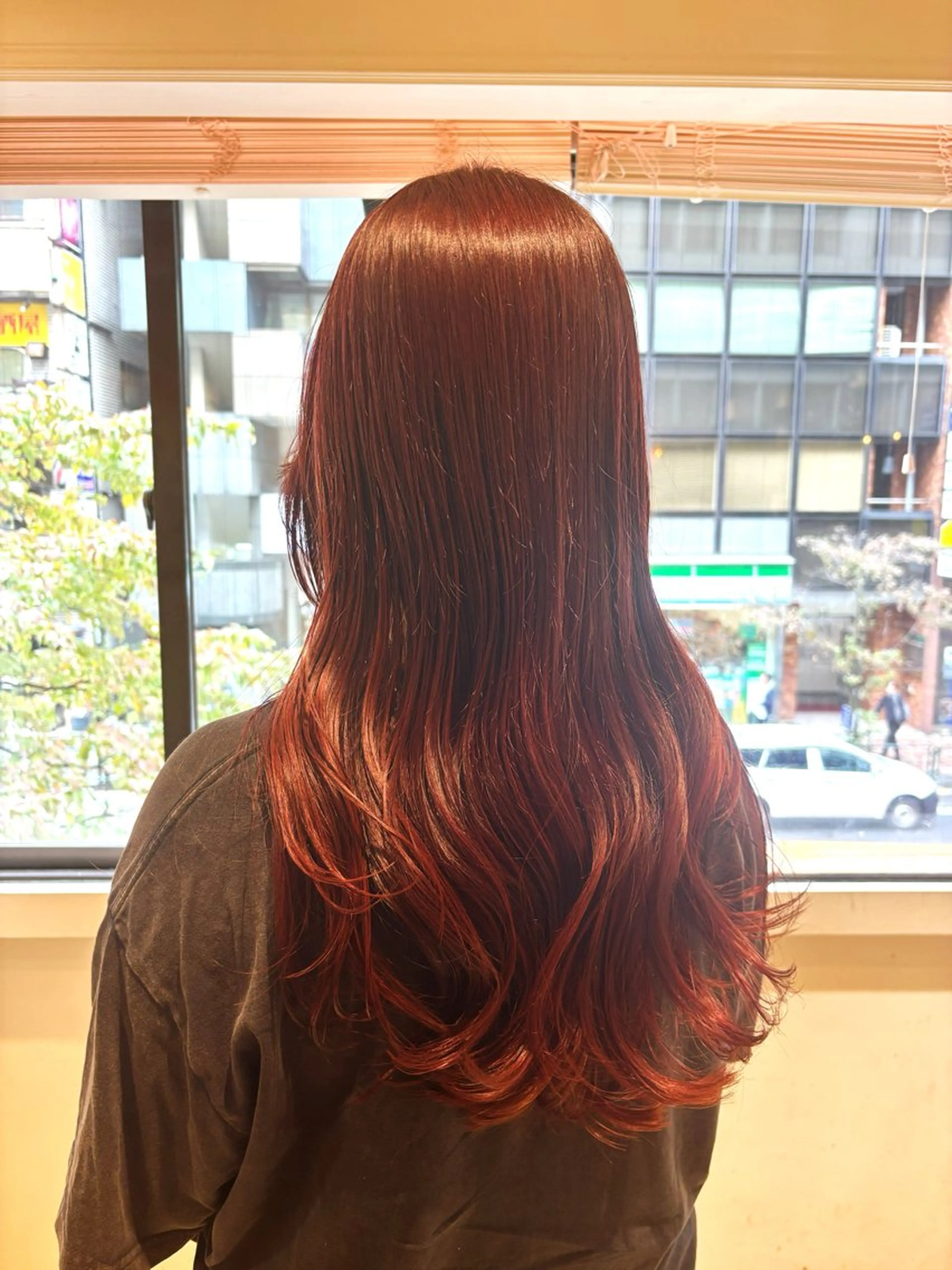 ロング カラー ヘアカラー トリートメント EIGHT新宿 新井彩斗のヘアスタイル