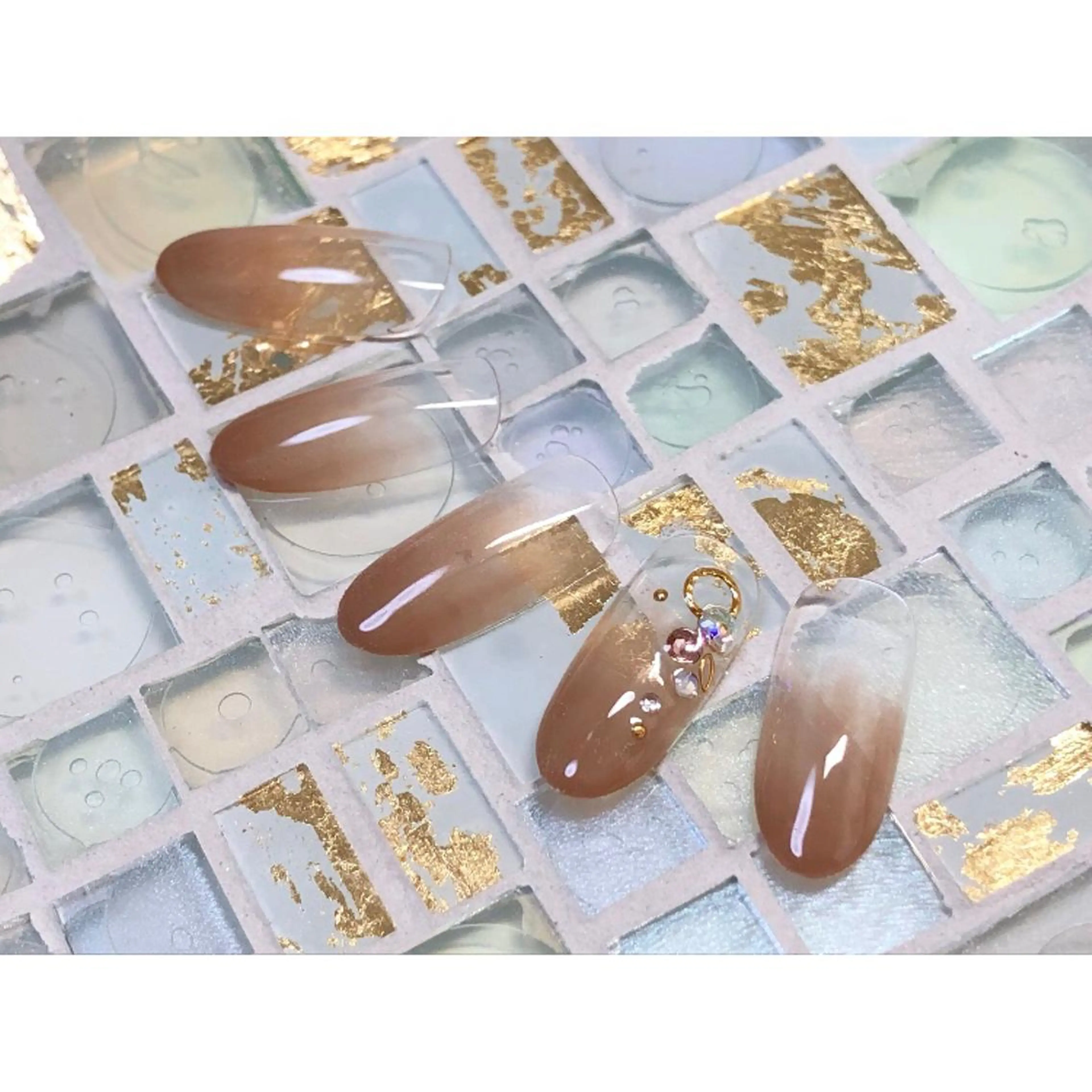 ネイル Toujours / nijinaのネイルデザイン