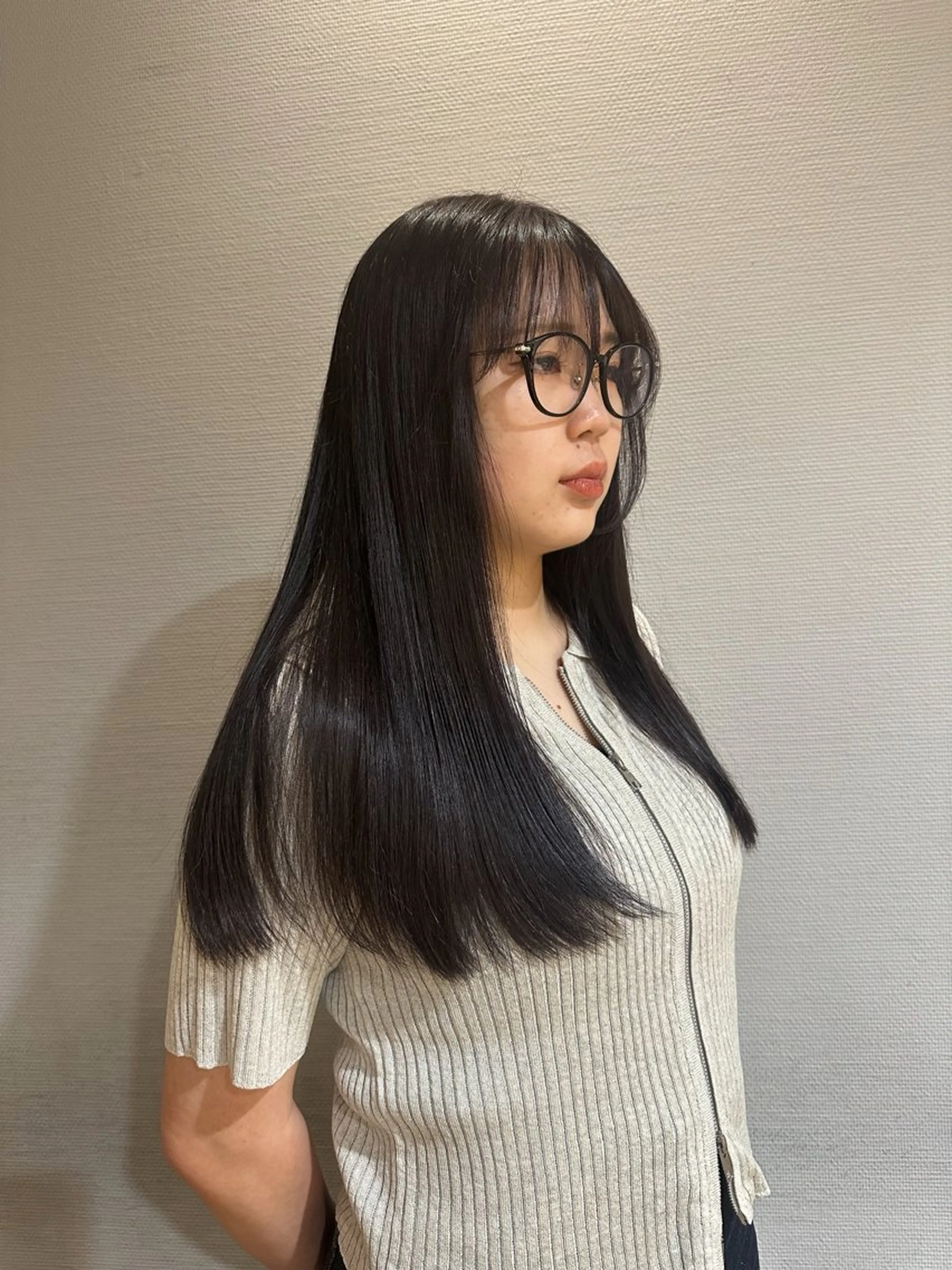 ロング カラー カット ヘアカラー 塩澤 榛奈のヘアスタイル