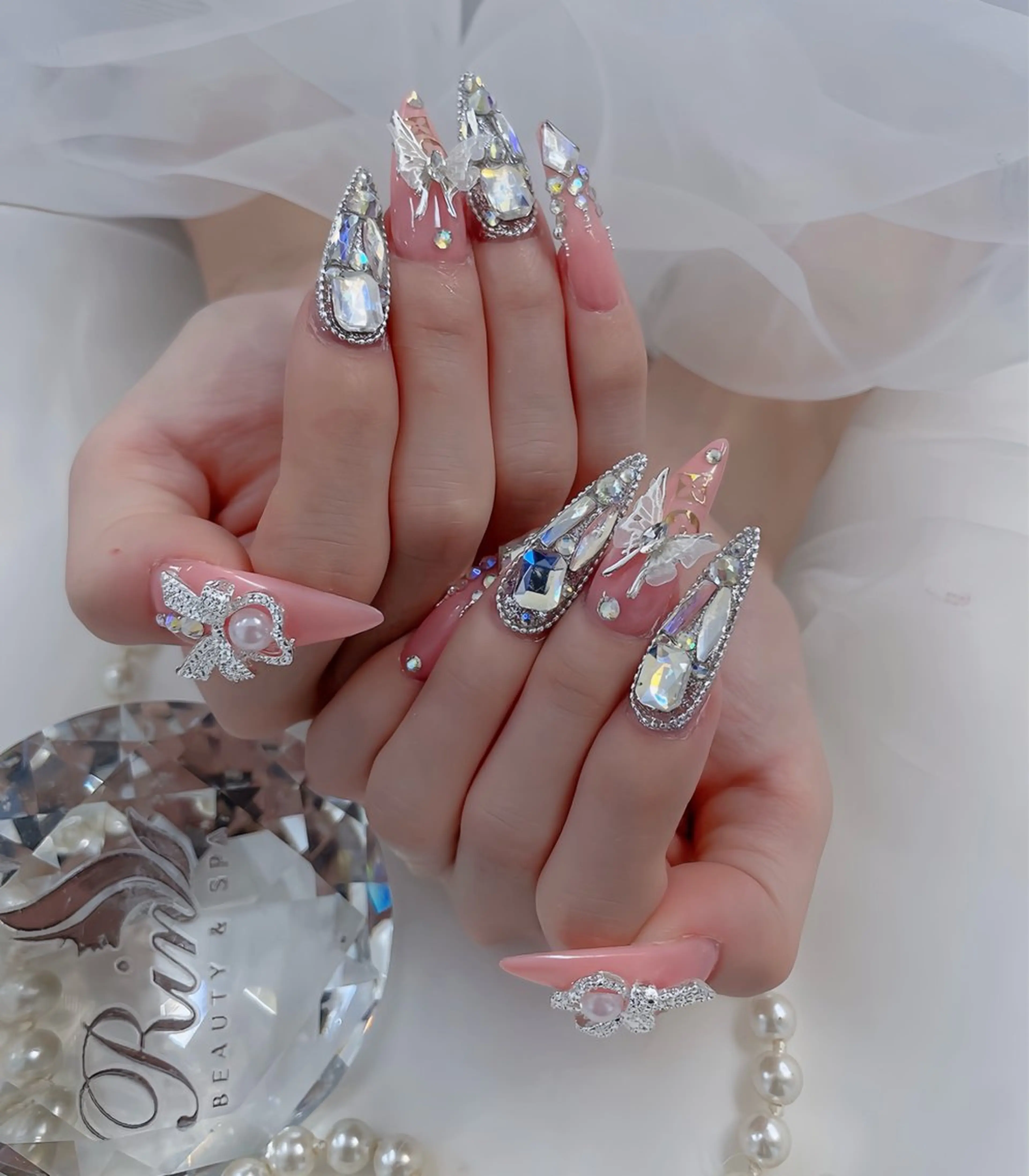 ネイル アートネイル チークネイル ジェルネイル ロングネイル マグネットネイル ハンドネイル Rin Nail 新大久保店のネイルデザイン