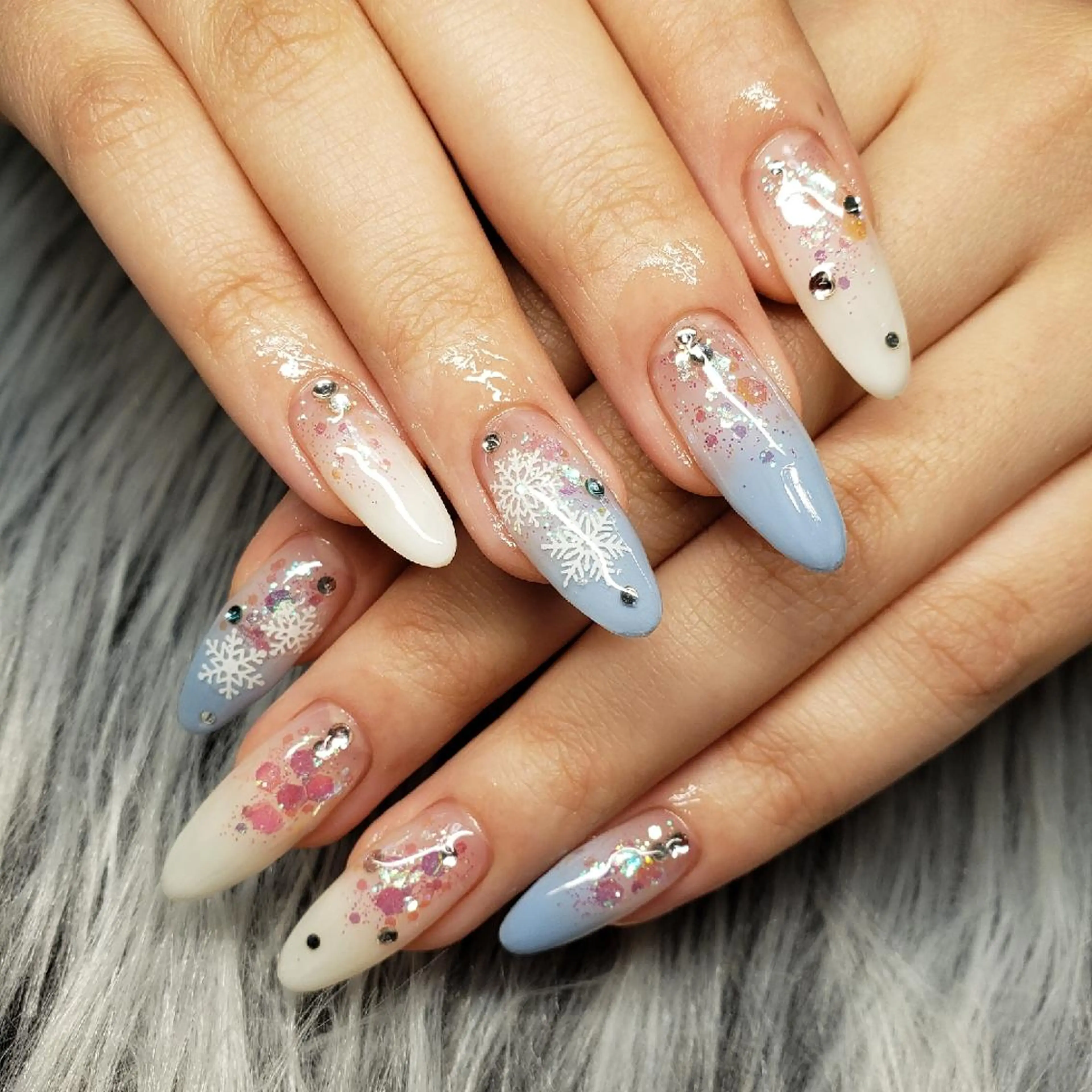 ネイル ブルー グラデーション ホワイト 冬ネイル クリスマス Nail salon Coco【溝の口駅】のネイルデザイン