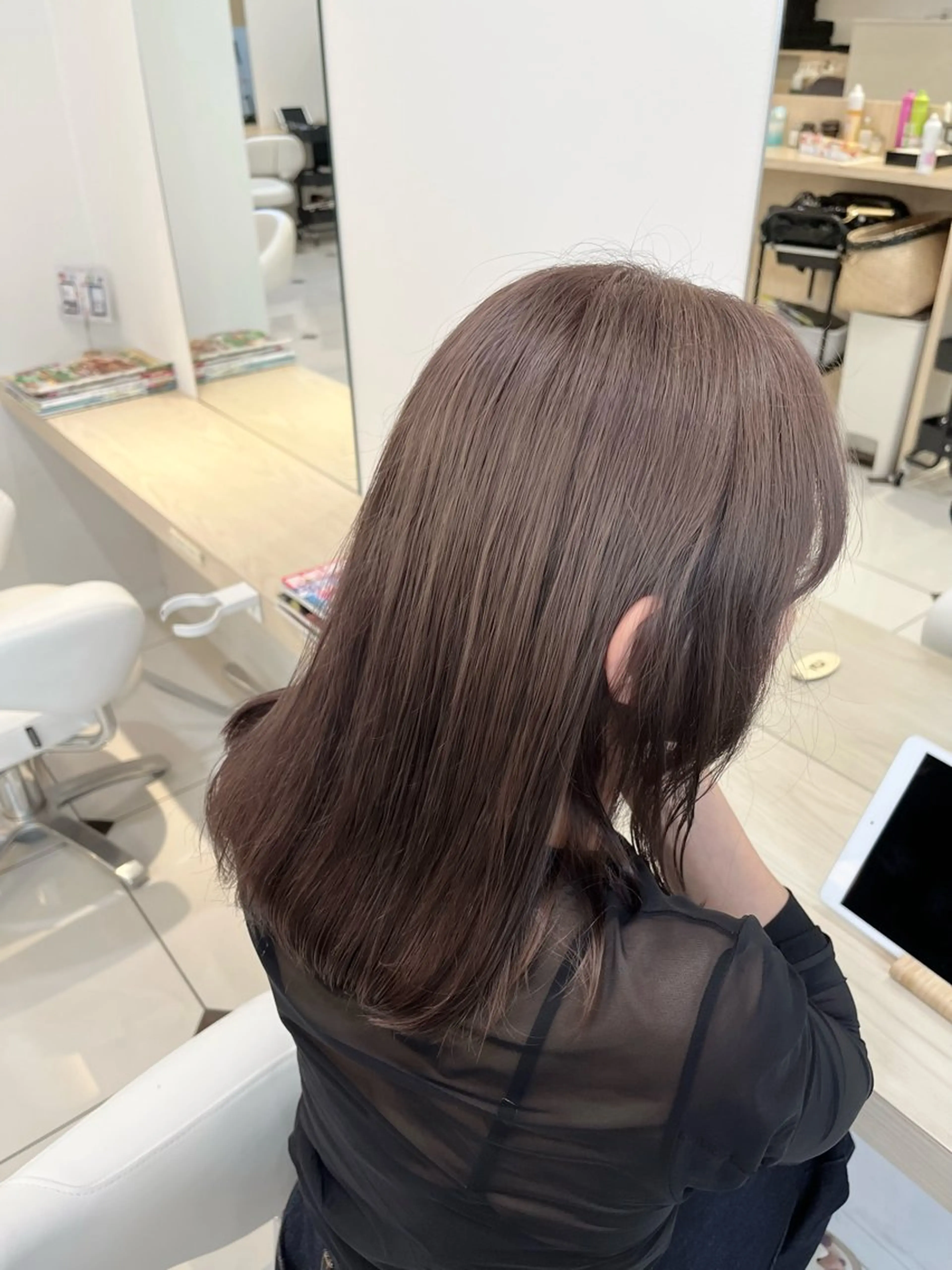 セミロング カラー ブリーチ グレージュ ヘアカラー カラー職人 なかもと たつひろのヘアスタイル