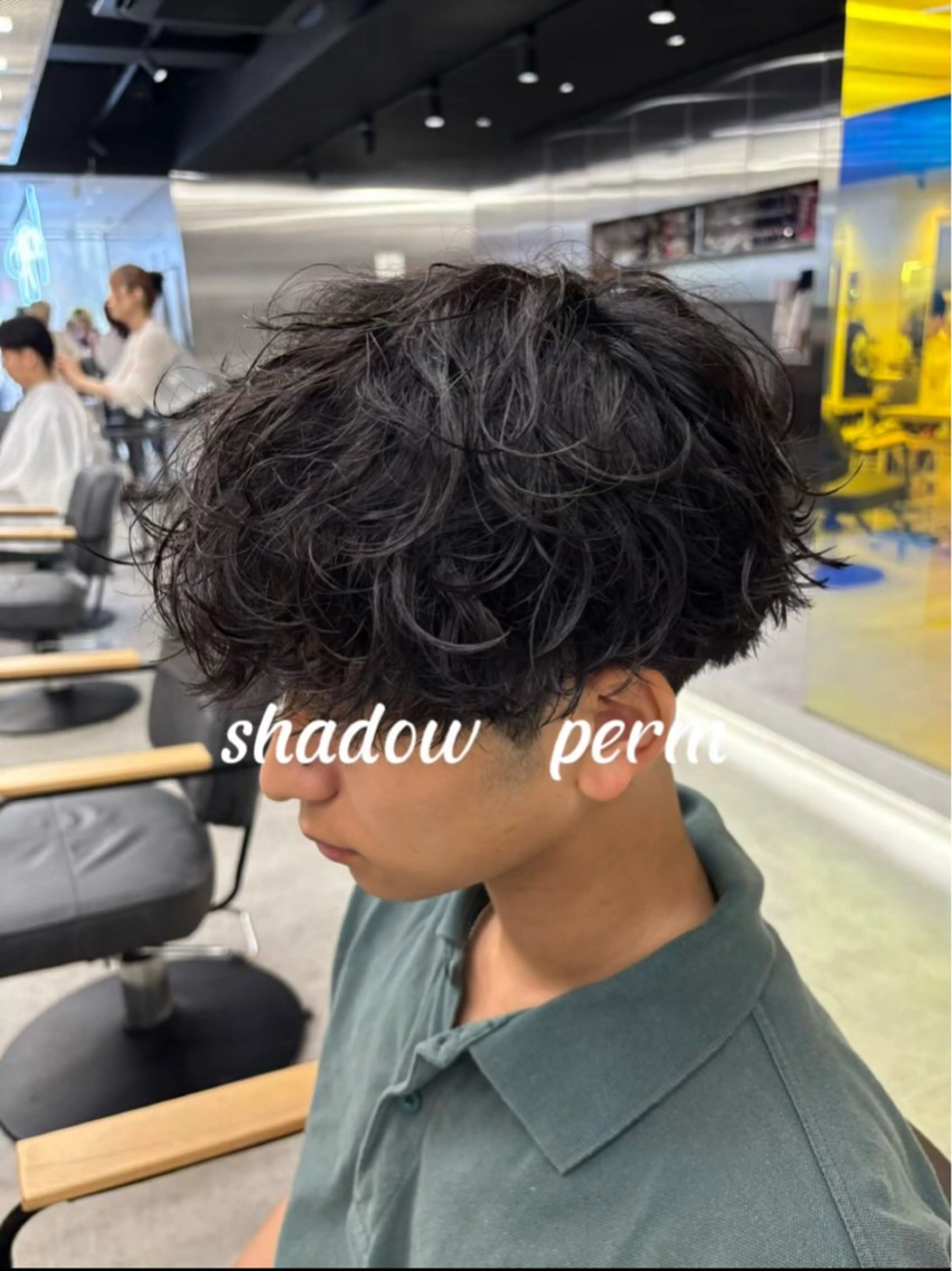 ショート パーマ メンズ メンズパーマ プードルパーマ 学生（メンズ向け） スパイキーショート 波巻きパーマ カット パーマ シャドウパーマ/ ルーズパーマ/メンズのヘアスタイル