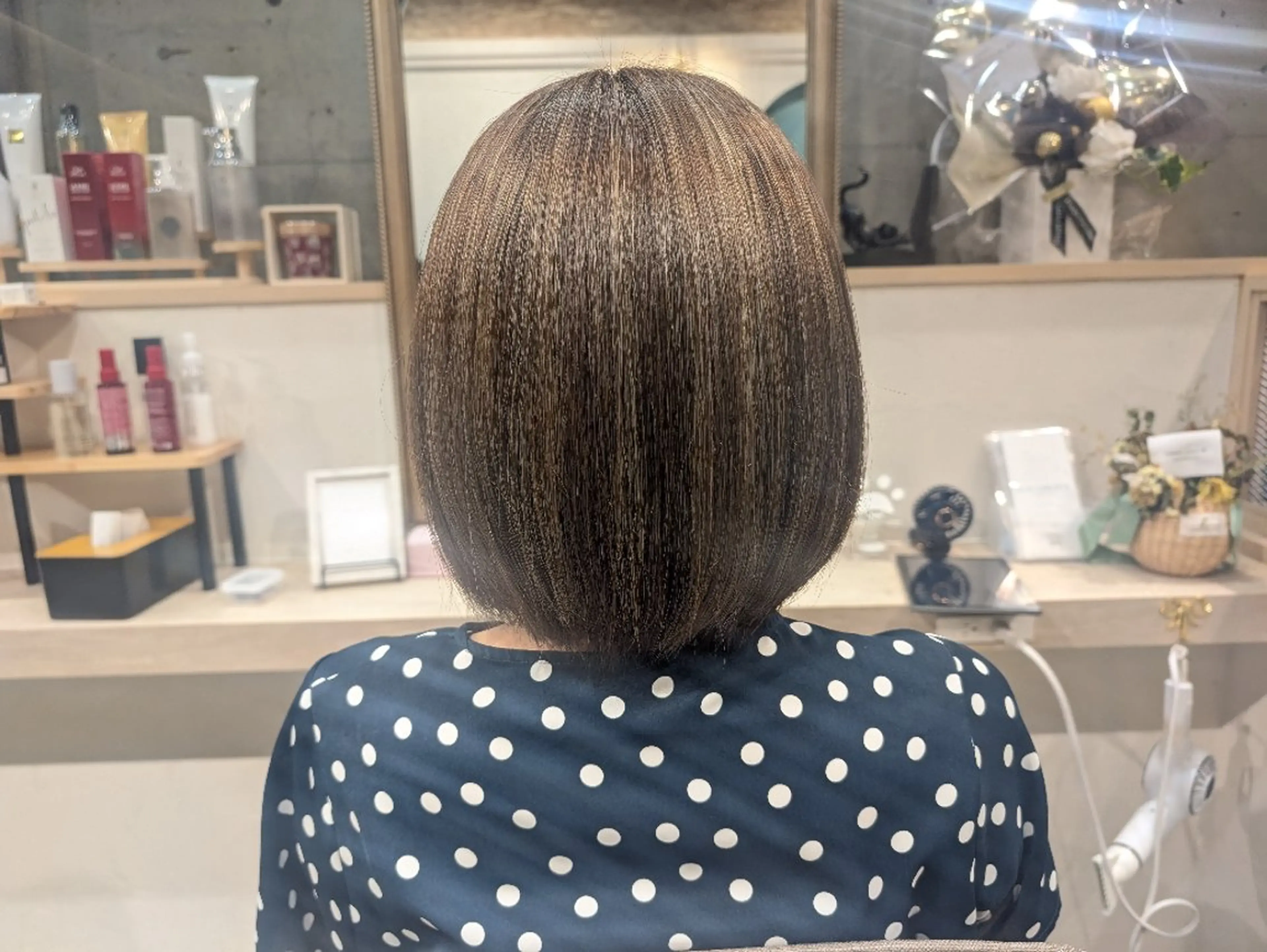 ミディアム ハイライト カット ヘアカラー トリートメント ripero   のエステ・リラクイメージ