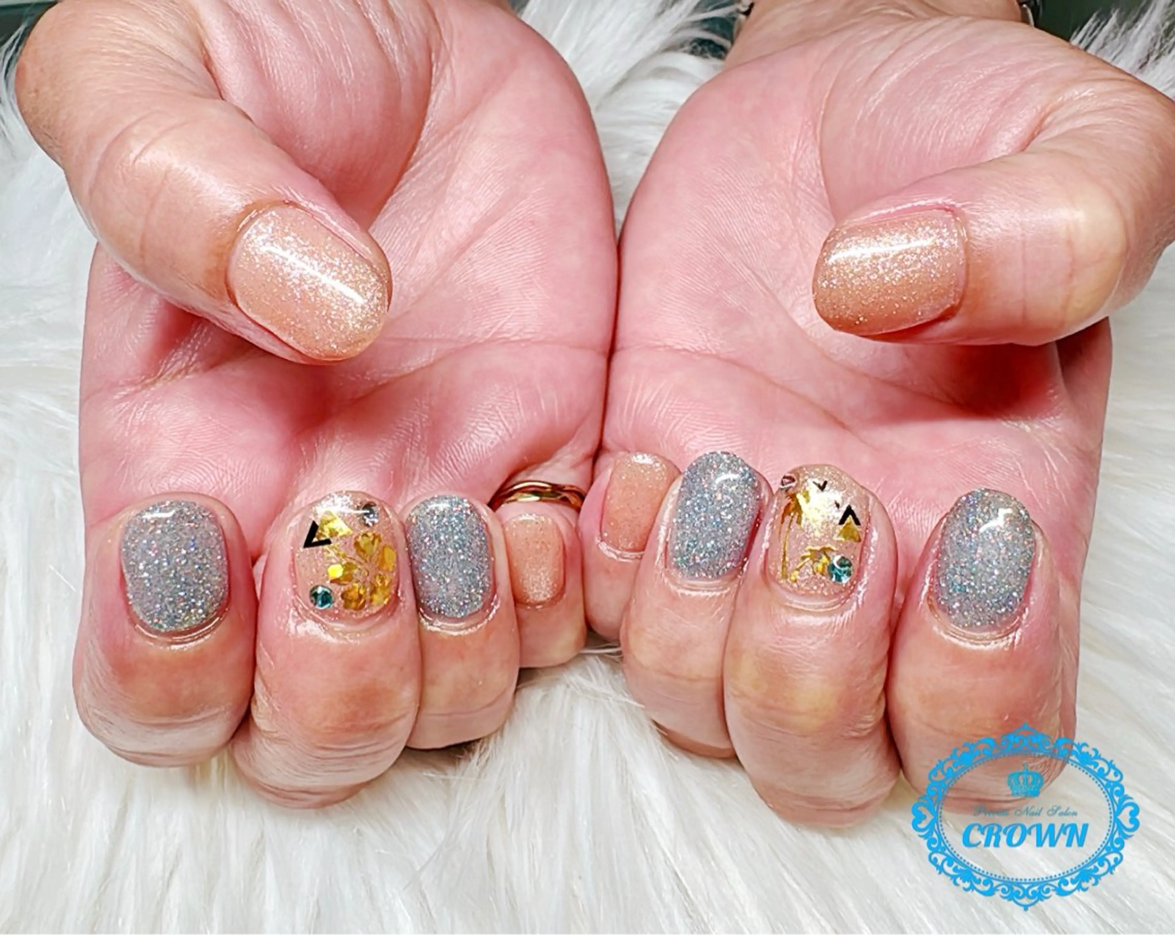 ネイル CROWN プライベートサロンのネイルデザイン
