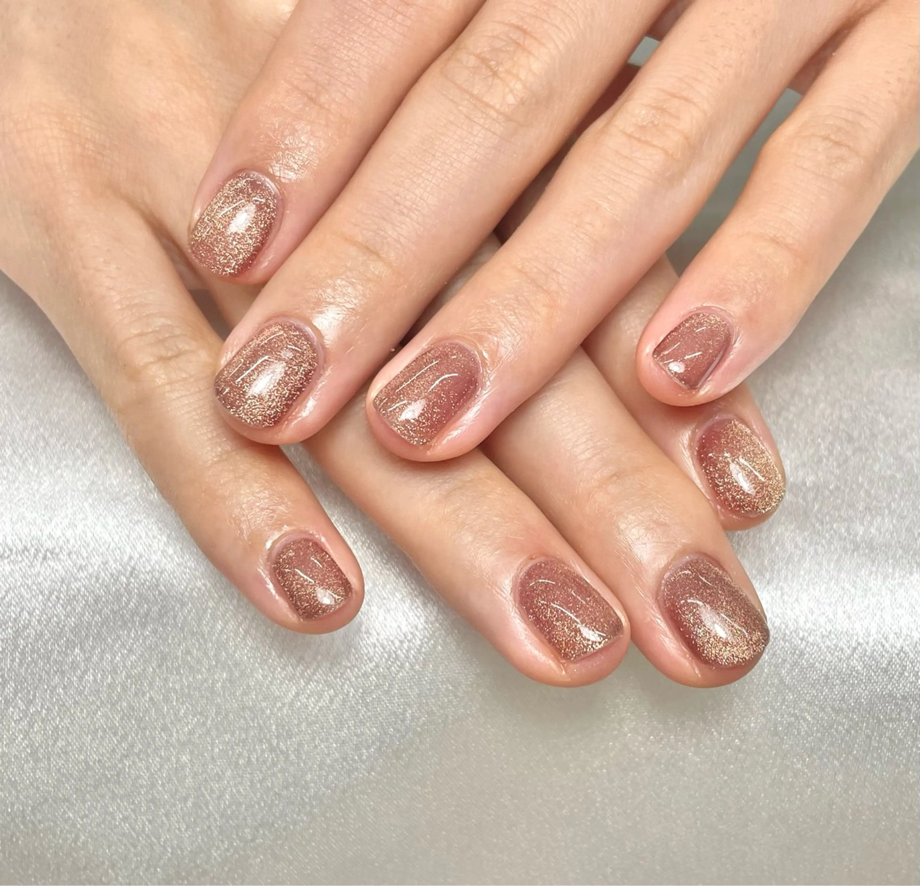 ネイル マグネットネイル 夏 目のネイルデザイン