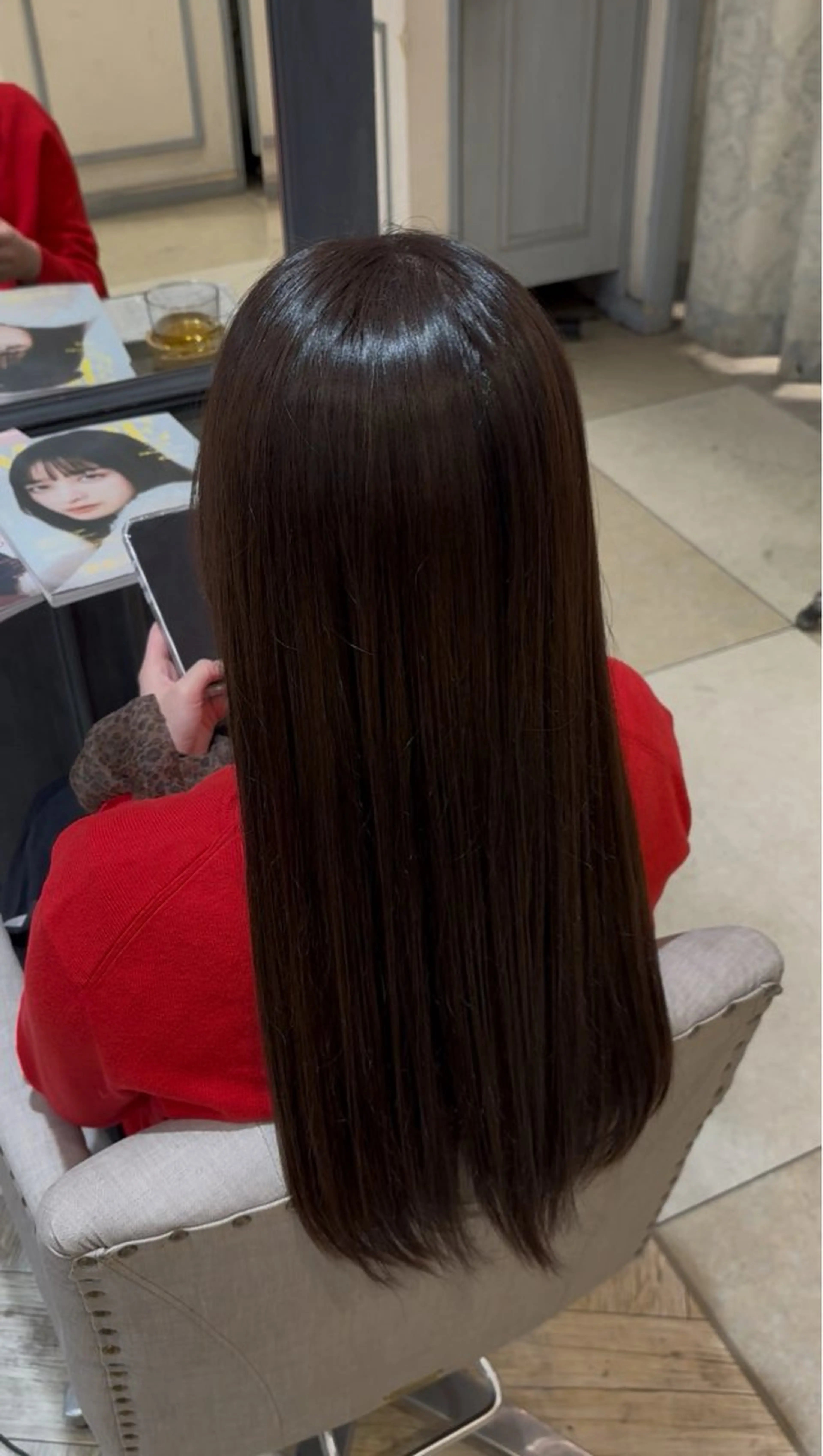 ロング カラー グレージュ 万司 来望のヘアスタイル