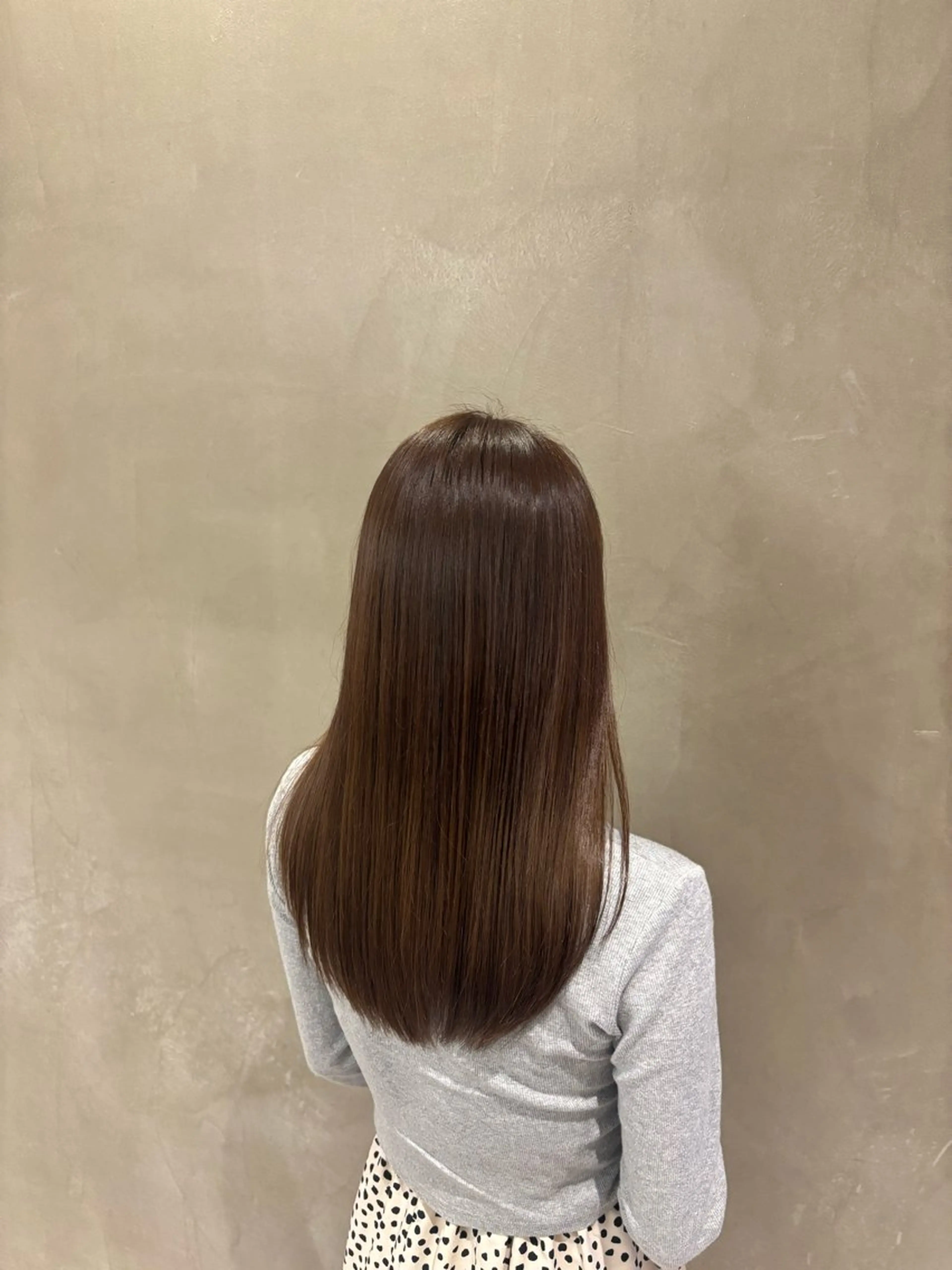 ロング エルロン 栢原のヘアスタイル