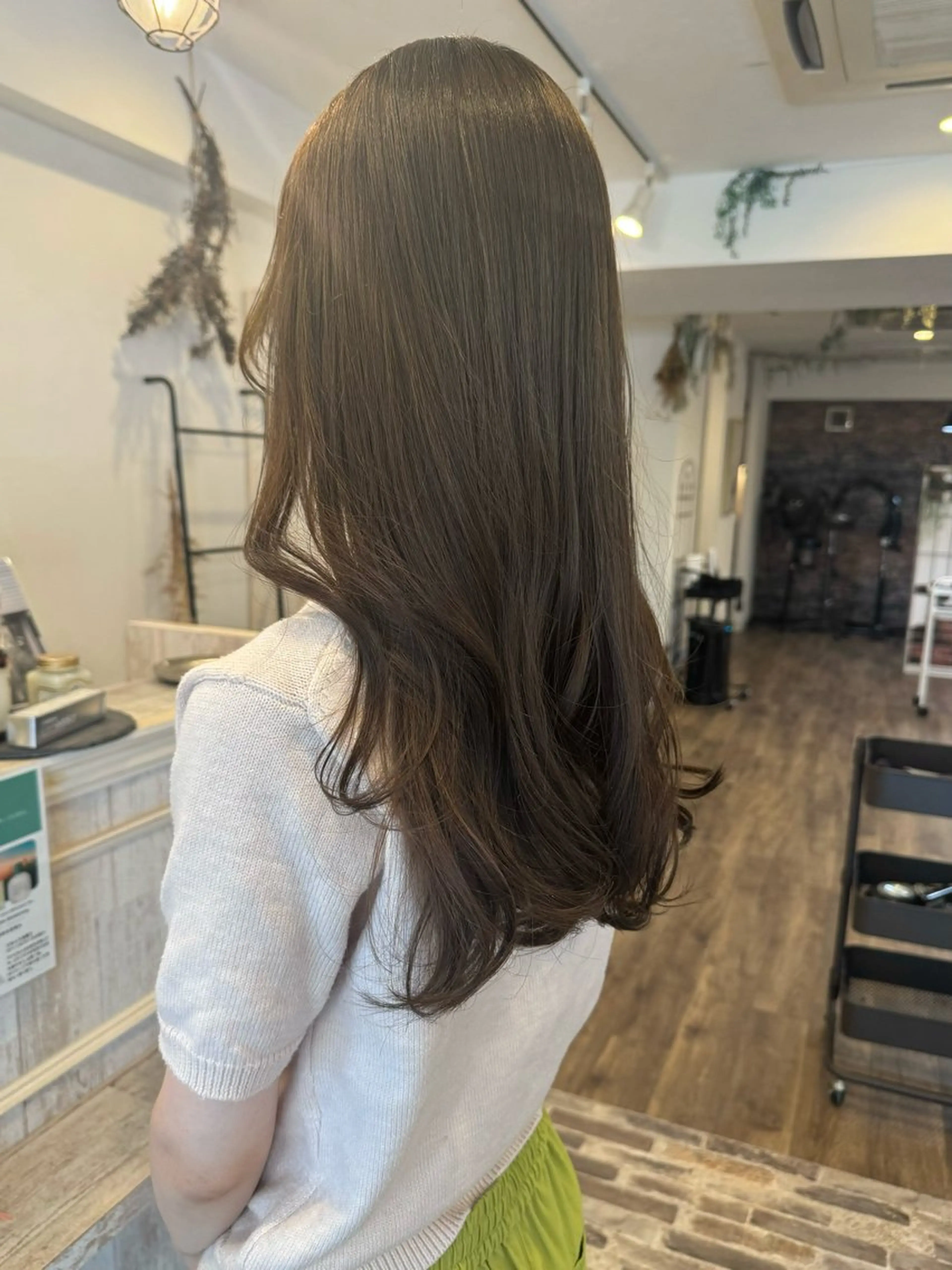 ロング カラー ベージュカラー 透明感カラー オリーブベージュ ヘアカラー m ā l o.🌷 サカモトマイコのヘアスタイル