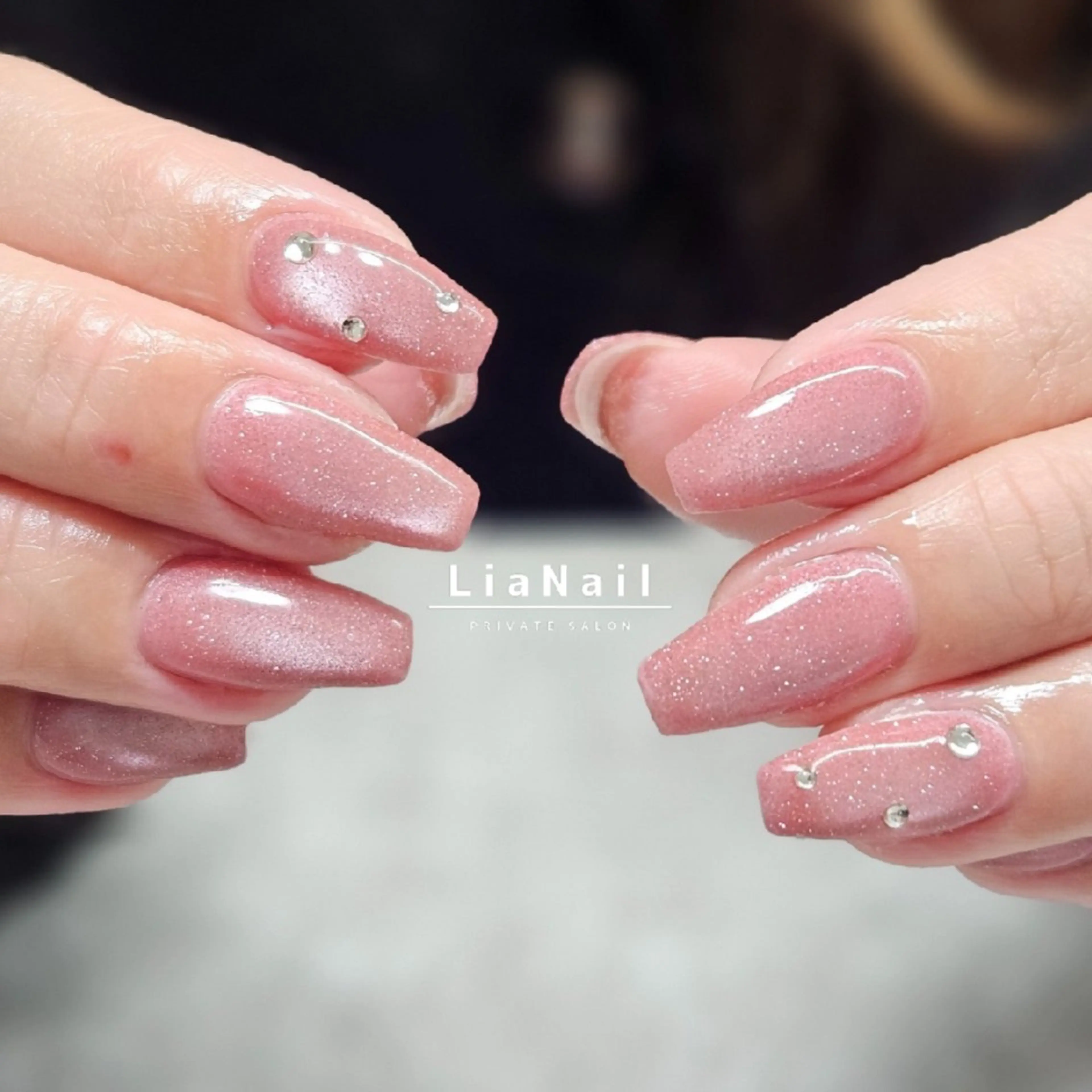 ネイル マグネットネイル ハンドネイル Lia Nailのネイルデザイン