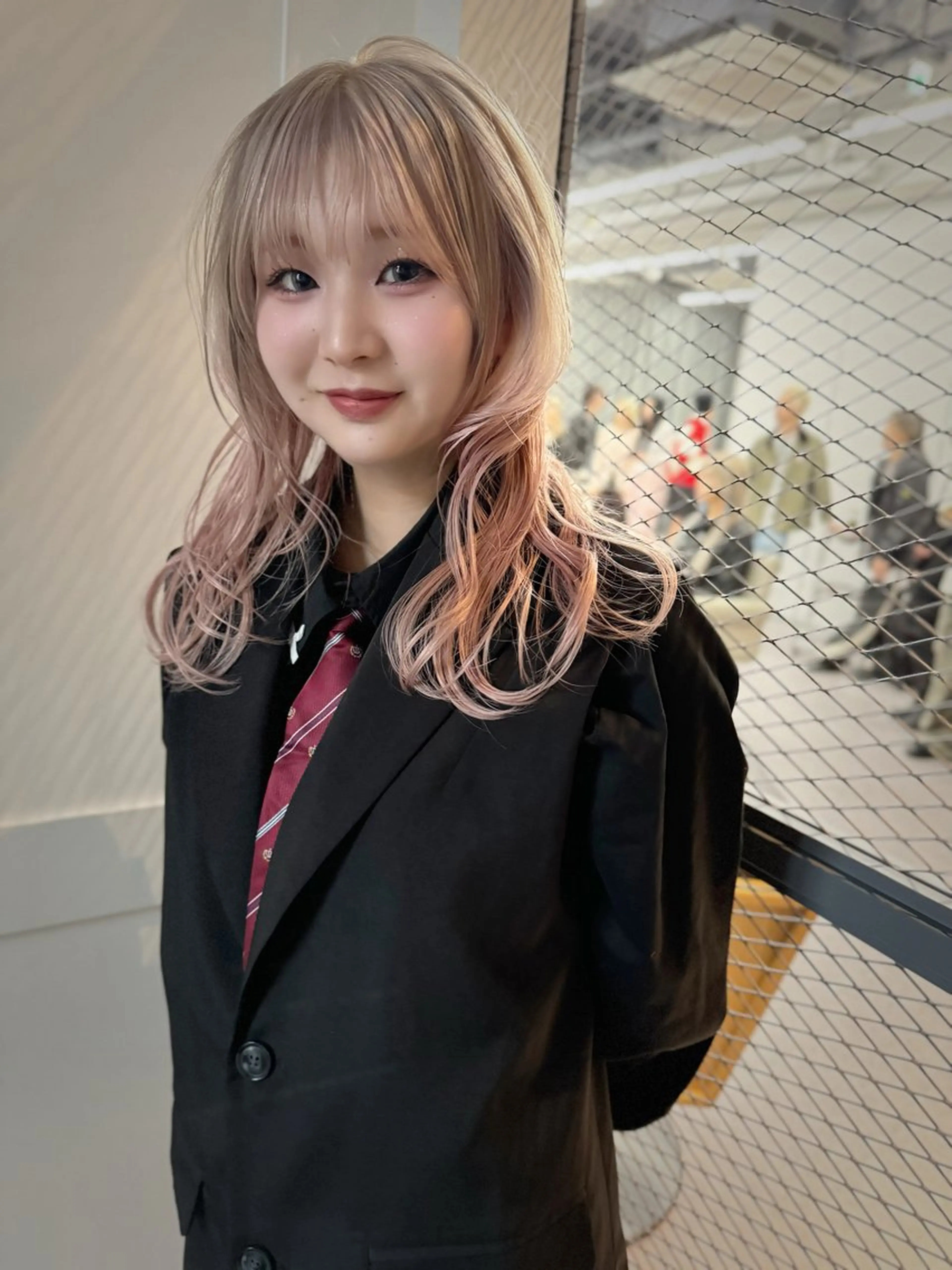 カラー ベージュカラー ホワイトベージュ ヘアカラー エフェクトブリーチ /ウルフ/クワさんのヘアスタイル