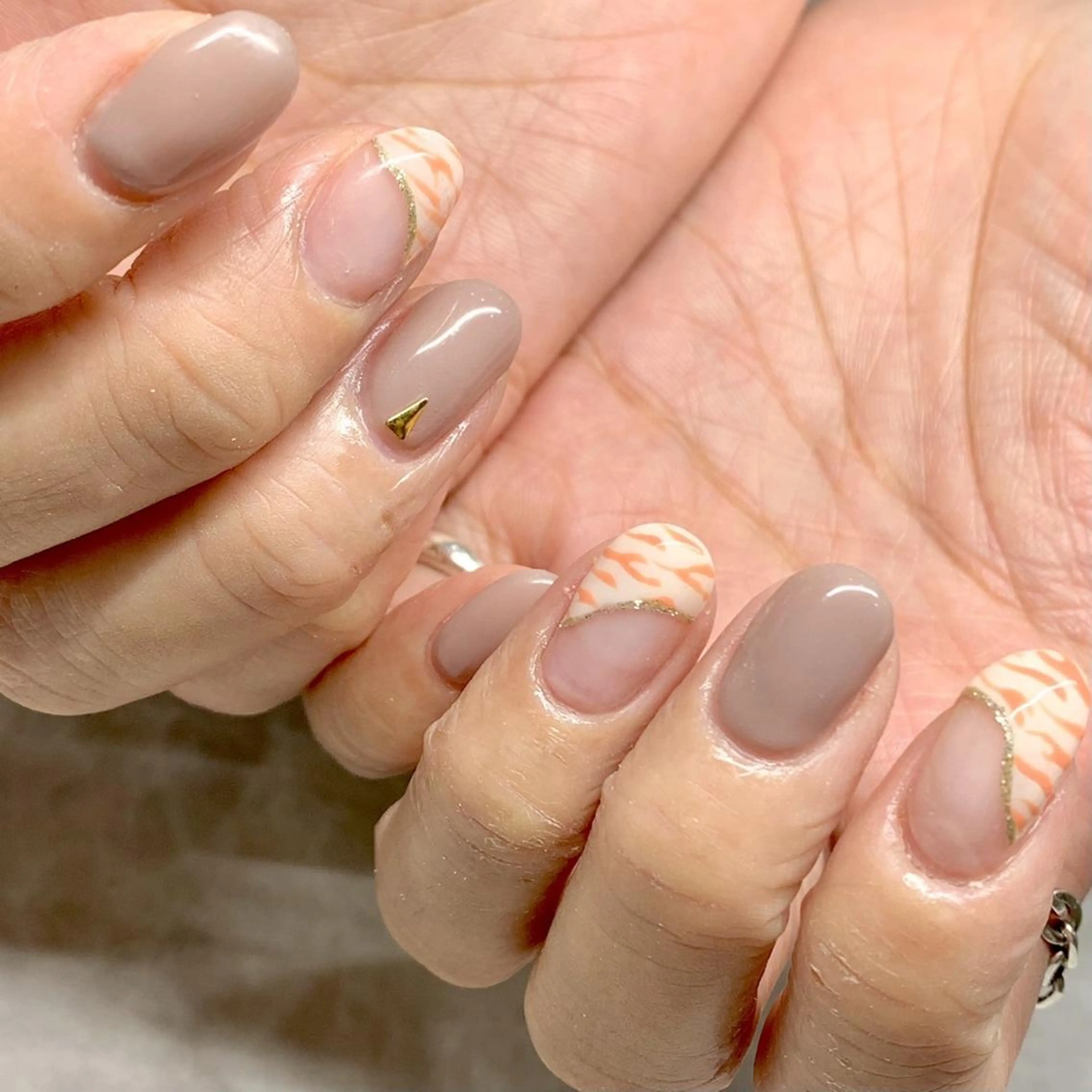 ネイル ネイルリボン 受付スタッフのネイルデザイン