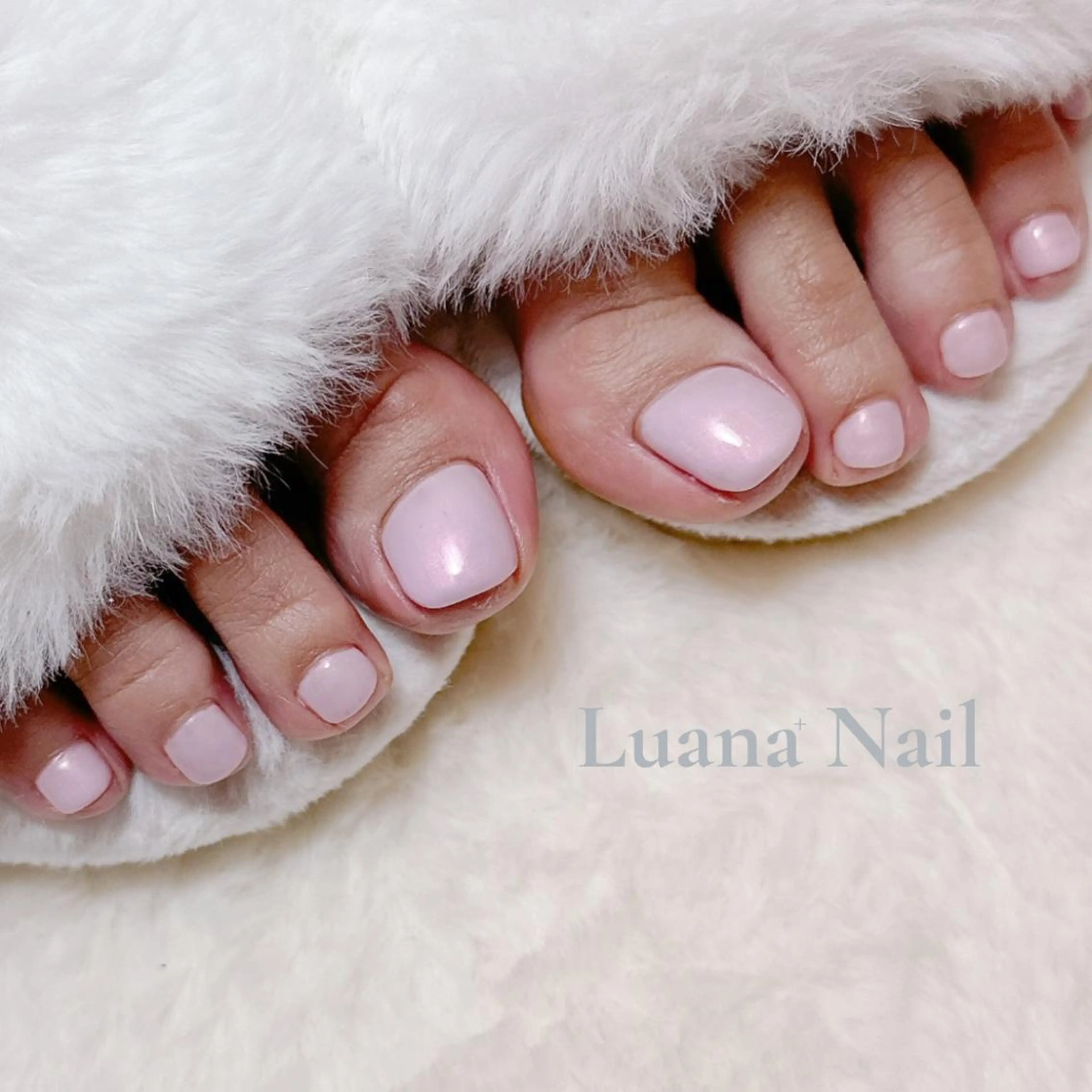 ネイル フットネイル ワンカラーネイル 完全個室ネイル サロンLuana +のネイルデザイン