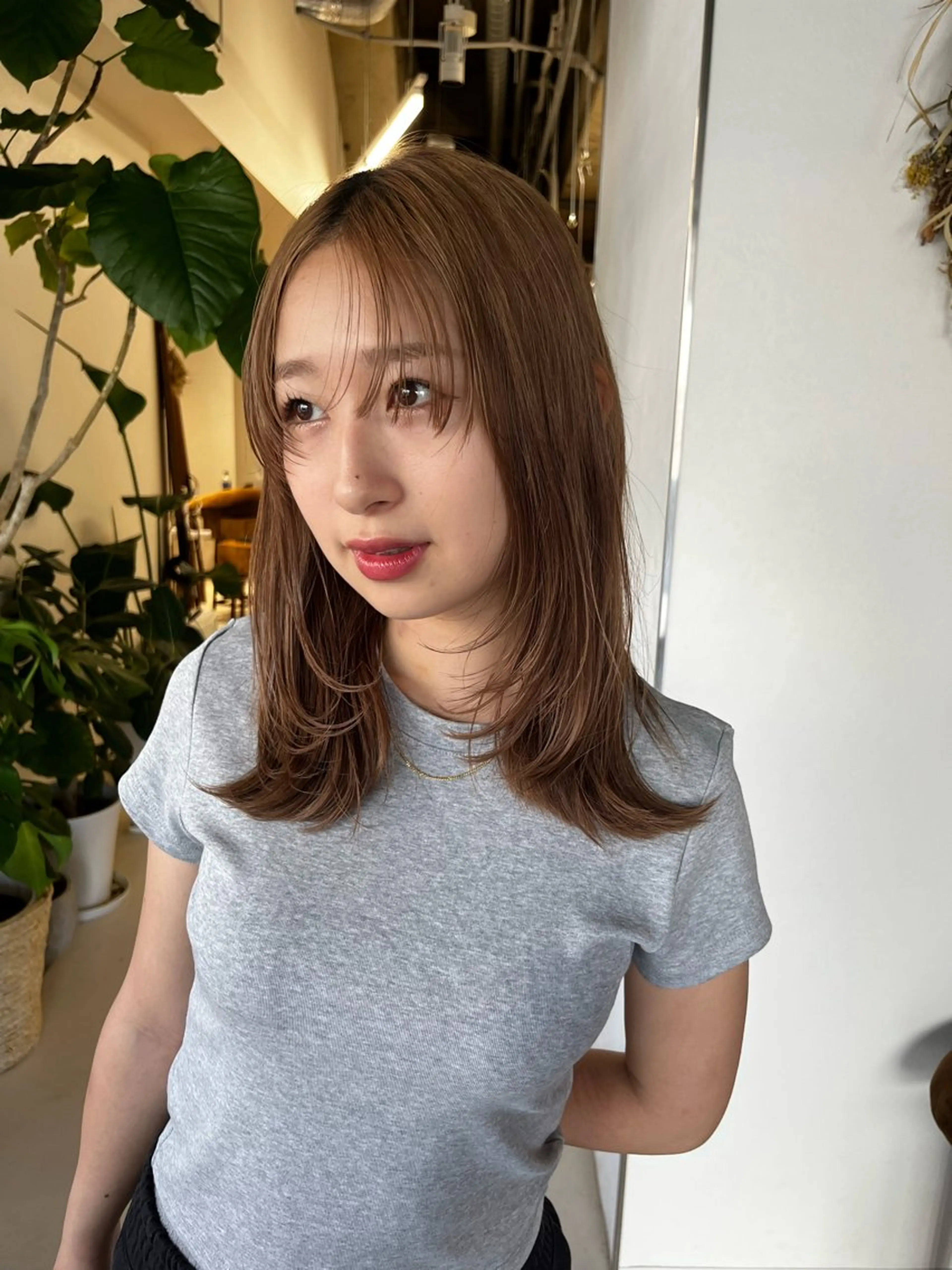 ミディアム カラー ベージュカラー レイヤーカット カット ヘアカラー トリートメント レイヤーカット/ブラ ウンカラー/河野凜のヘアスタイル