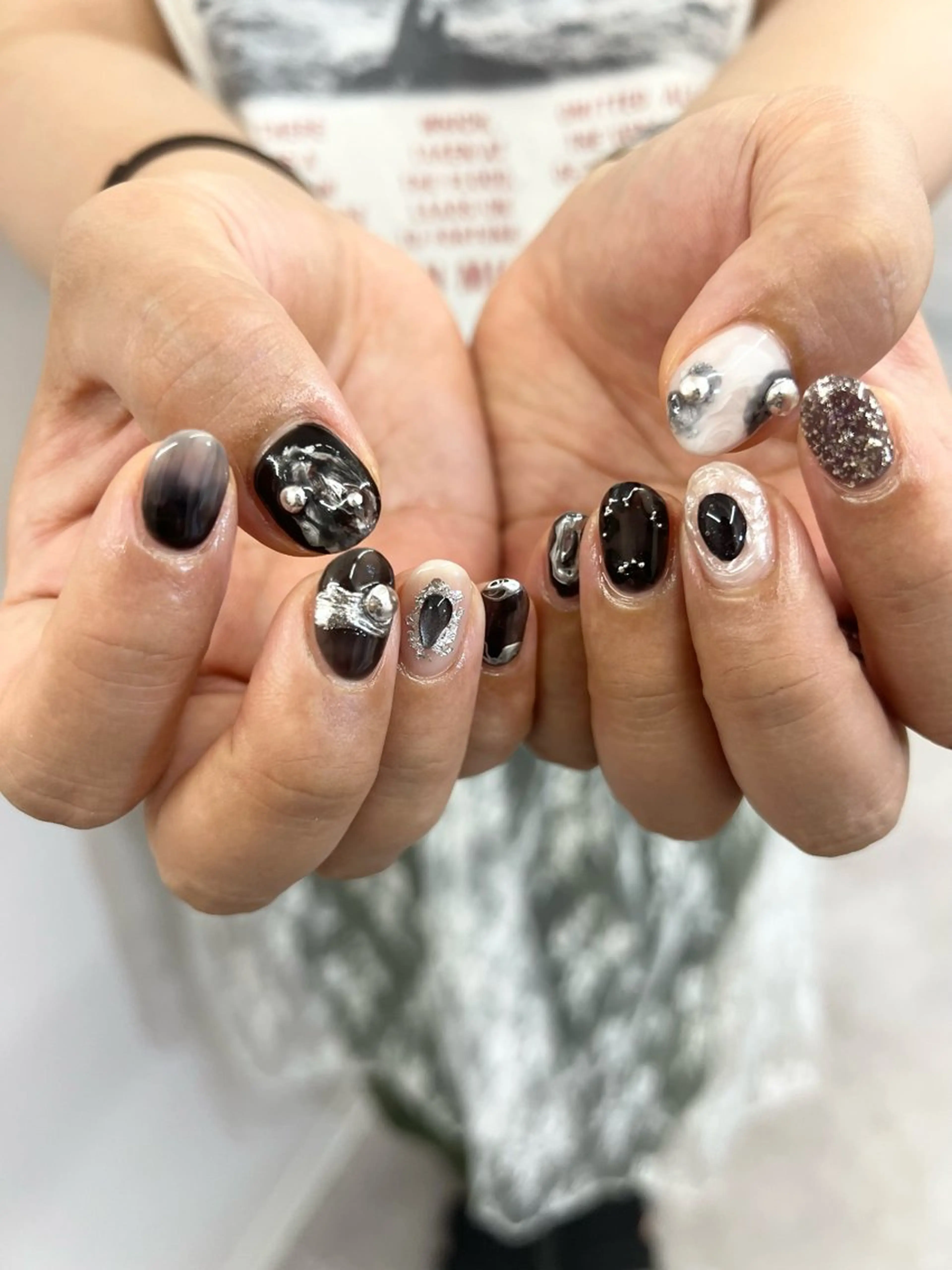 ネイル ジェルネイル マグネットネイル ニュアンスネイル パラジェル リボン ハンドネイル ハンドケア Bana_ Nailのネイルデザイン