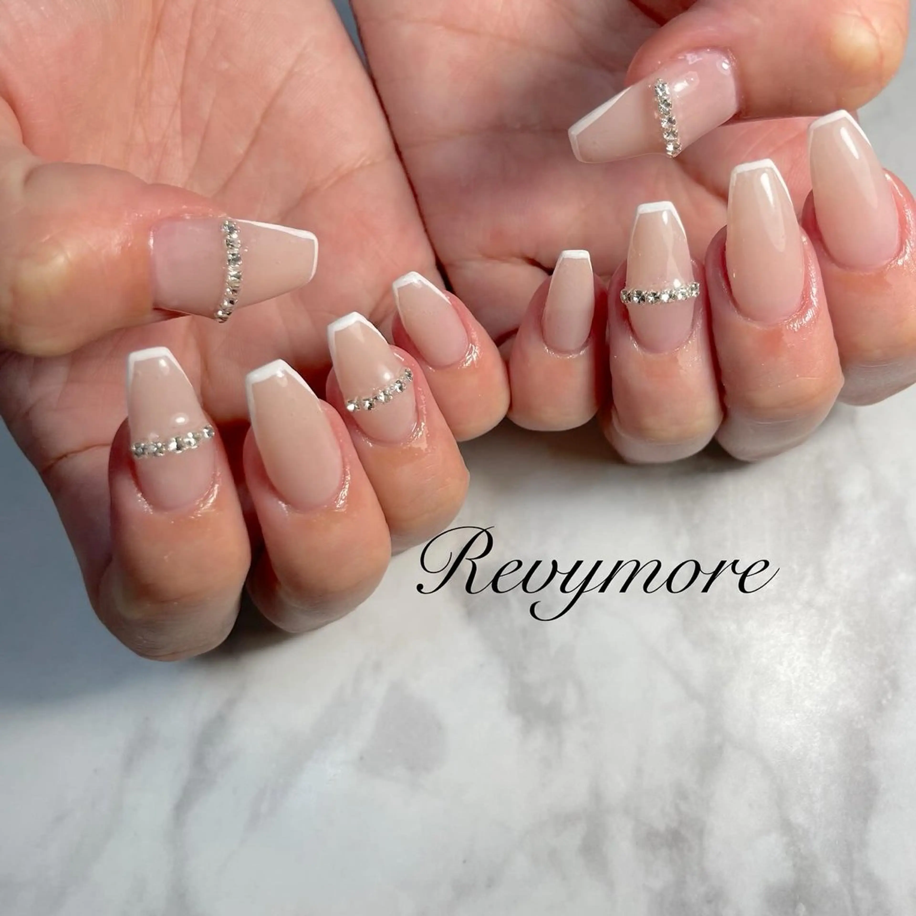 ネイル フレンチネイル ジェルネイル ニュアンスネイル オフィスネイル シンプルネイル nail salon Revymoreのネイルデザイン