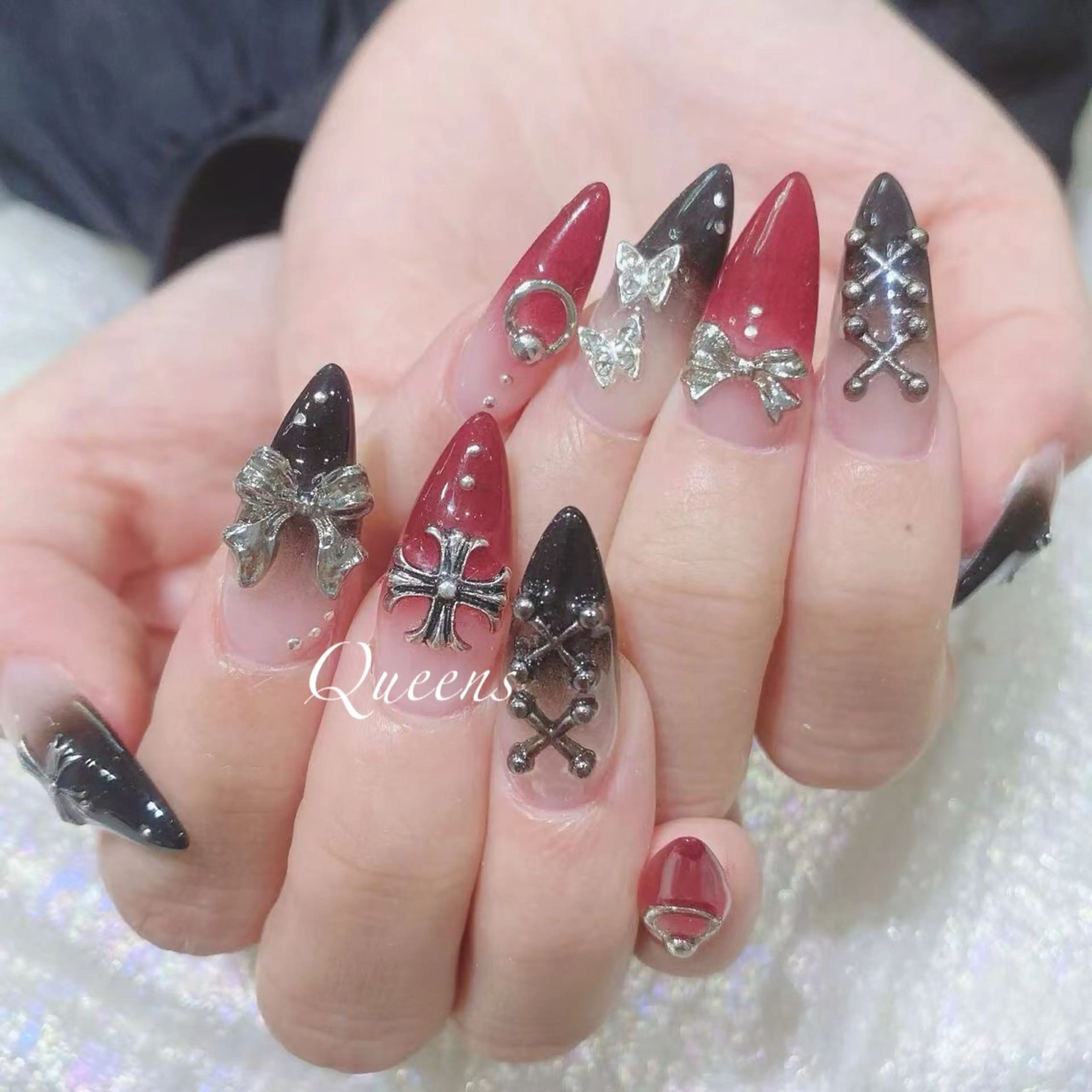 ネイル ハンドネイル Queens ひなのネイルデザイン