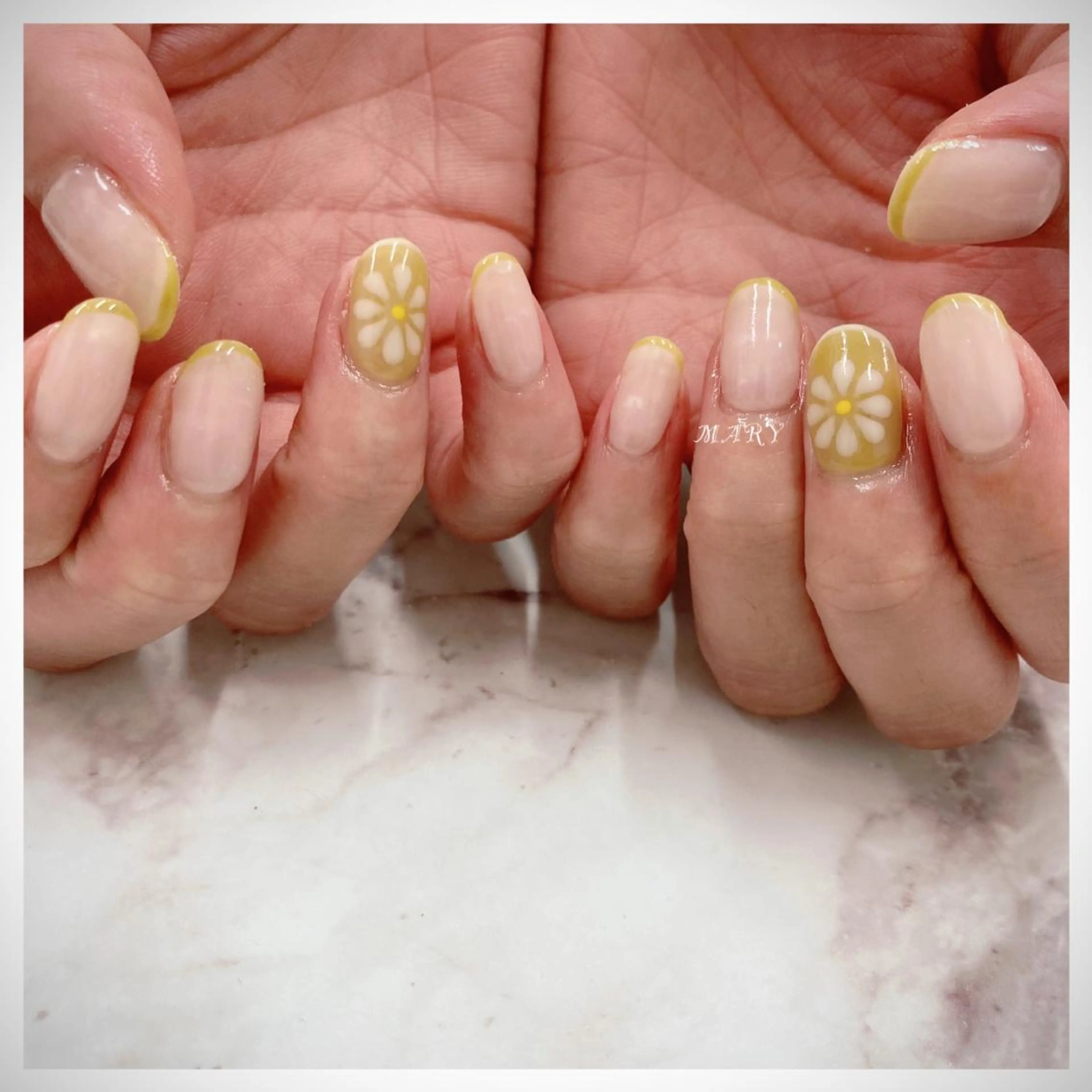 ネイル アートネイル フラワーネイル フレンチネイル グリーン ニュアンスネイル Mary nail .narumiのネイルデザイン