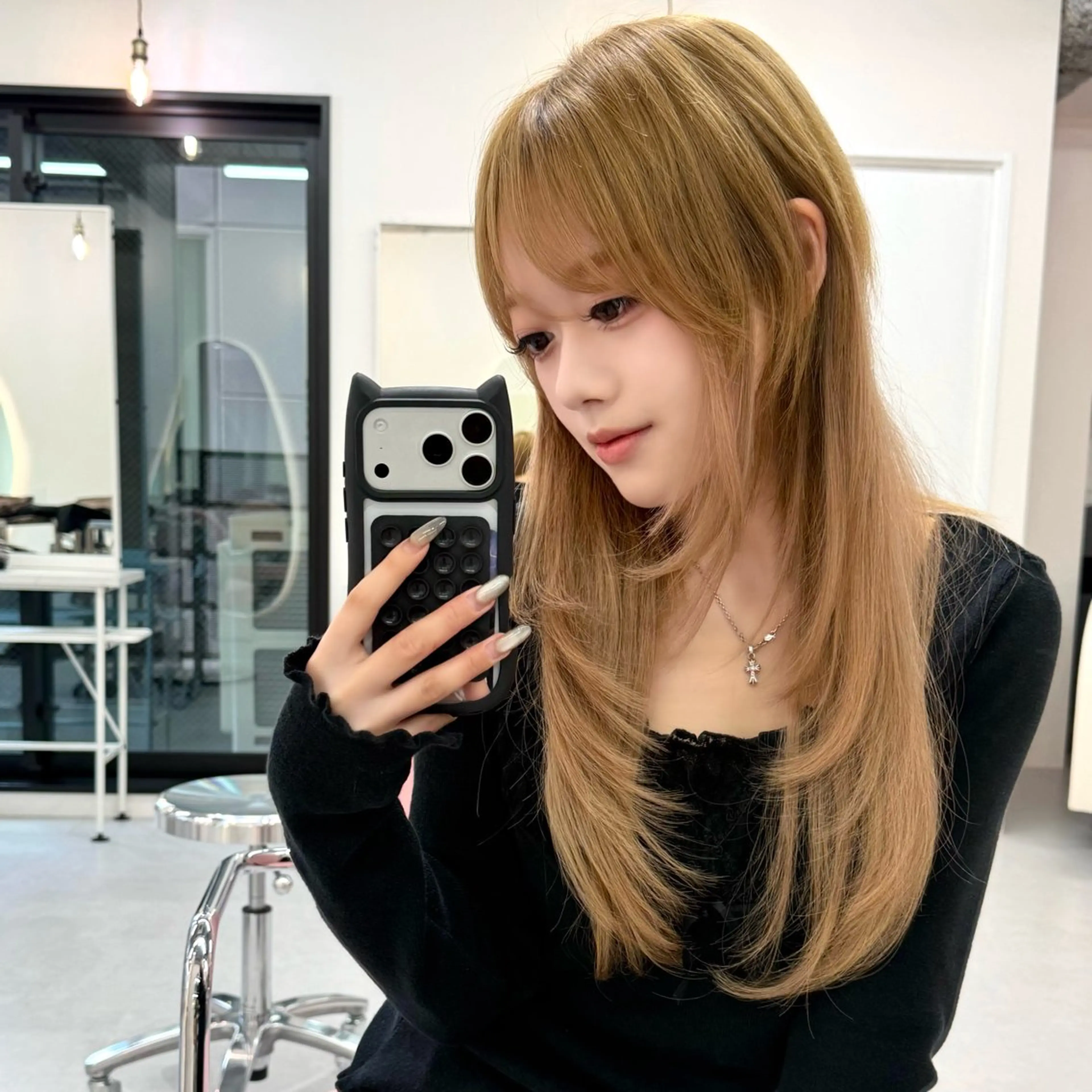 ロング レイヤーカット 小顔カット 縮毛矯正 カット ヘアカラー 鍋田/ 渋谷/ 縮毛矯正／レイヤーのヘアスタイル