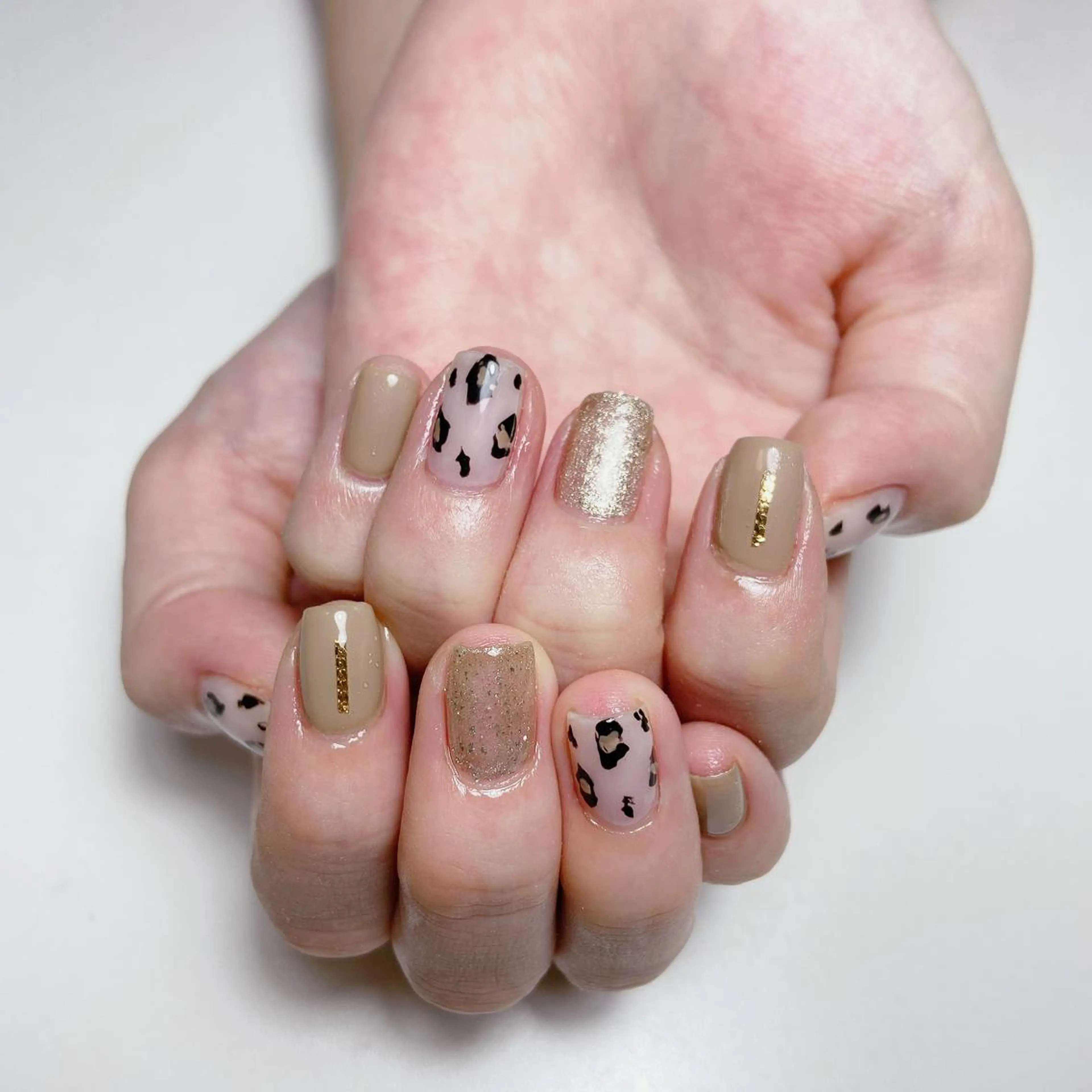 ネイル アニマル柄 ニュアンスネイル ハンドネイル nailsalon REJOICEのネイルデザイン
