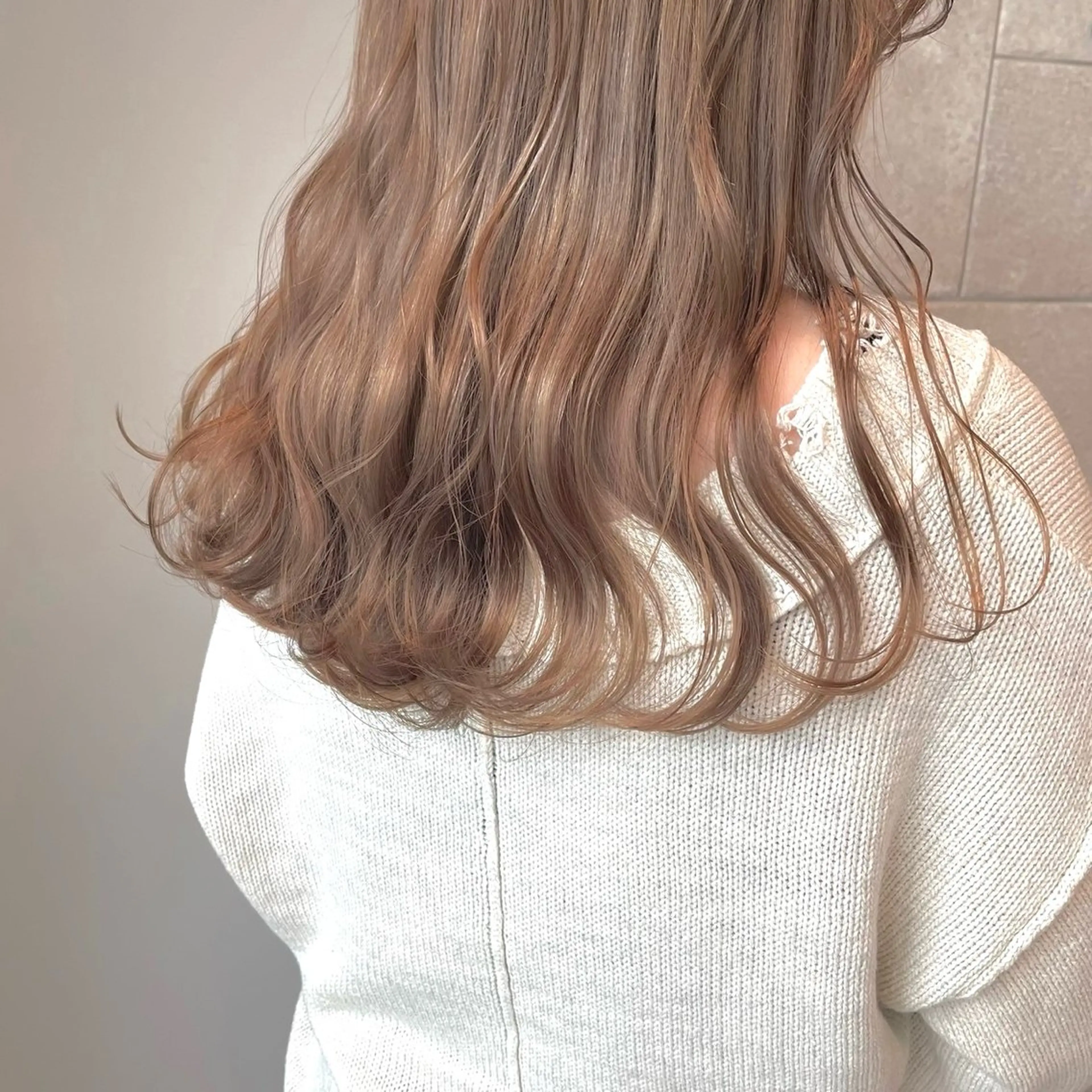 ロング カラー パーマ 🌈コテ巻き風パーマ LOHASせいな🌈のヘアスタイル