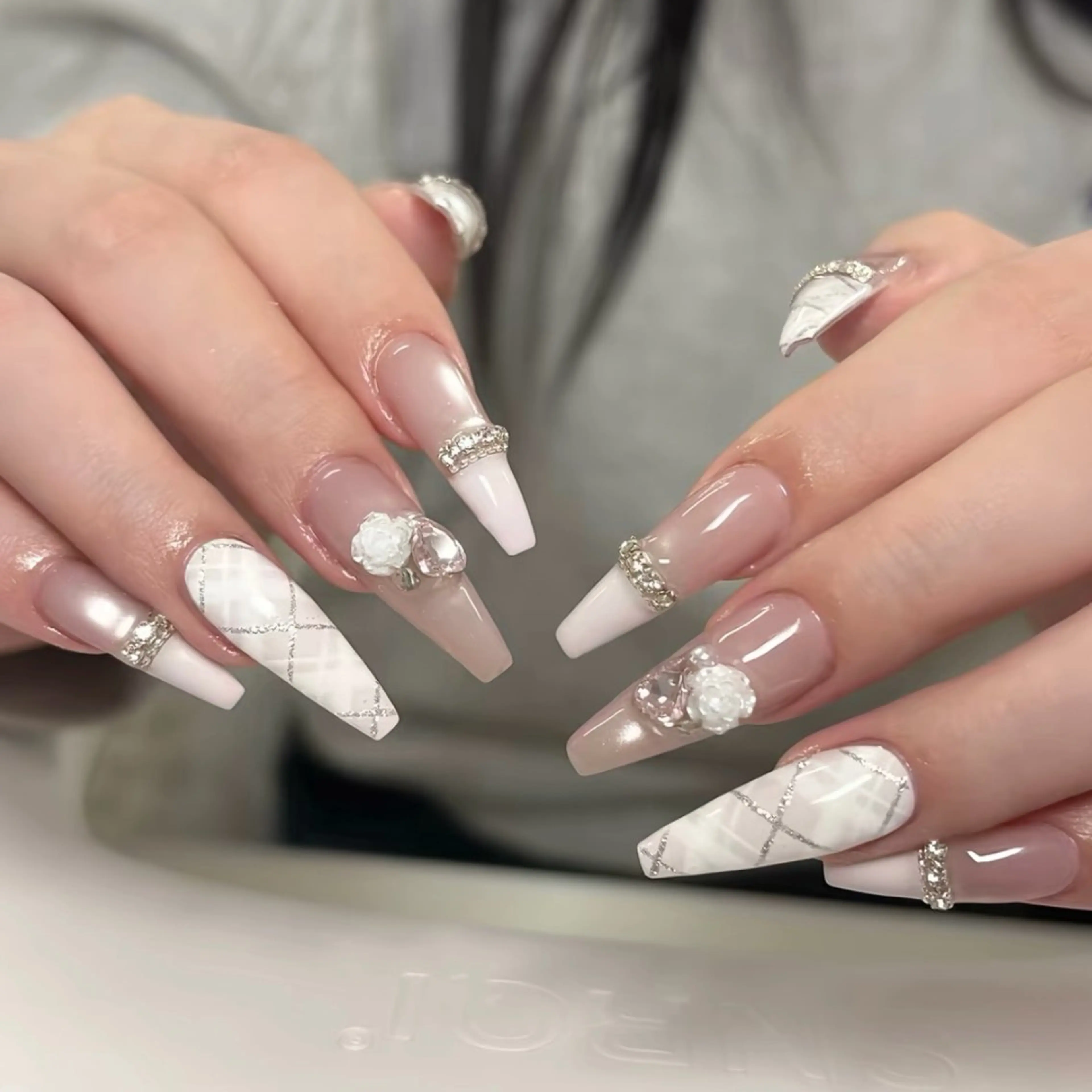 ネイル ハンドネイル Luna Gladeのネイルデザイン