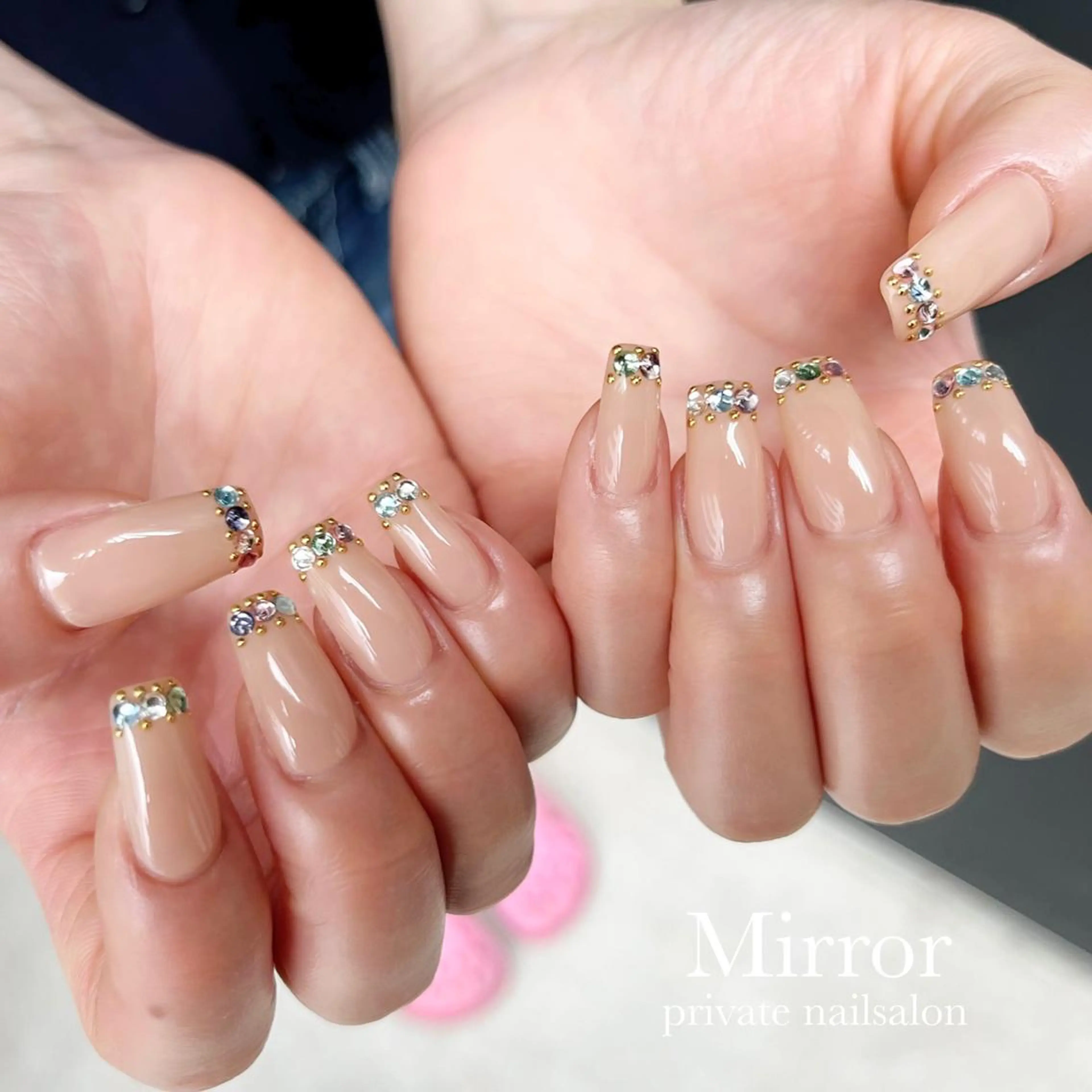 ネイル ストーンネイル nailsalon Mirrorのネイルデザイン