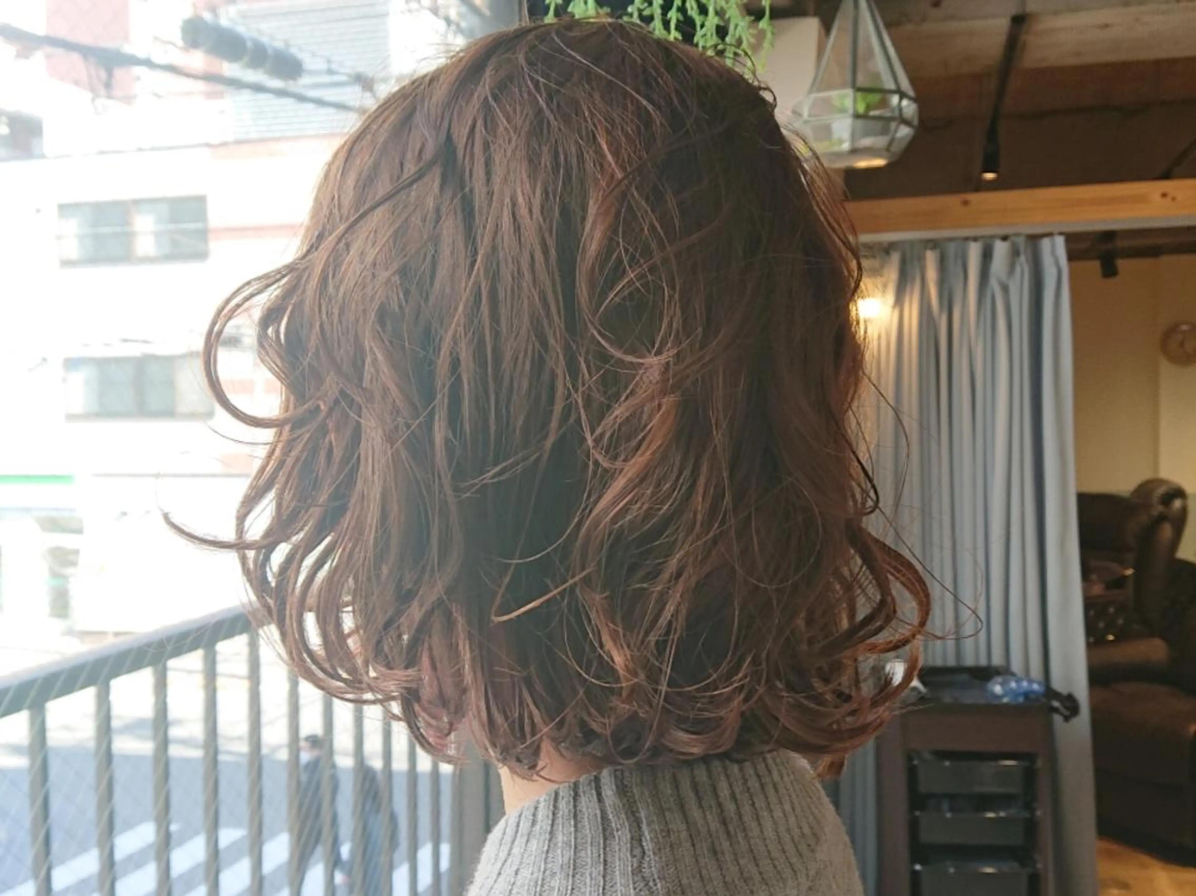 ミディアム カラー alushe 岡 陽子のヘアスタイル