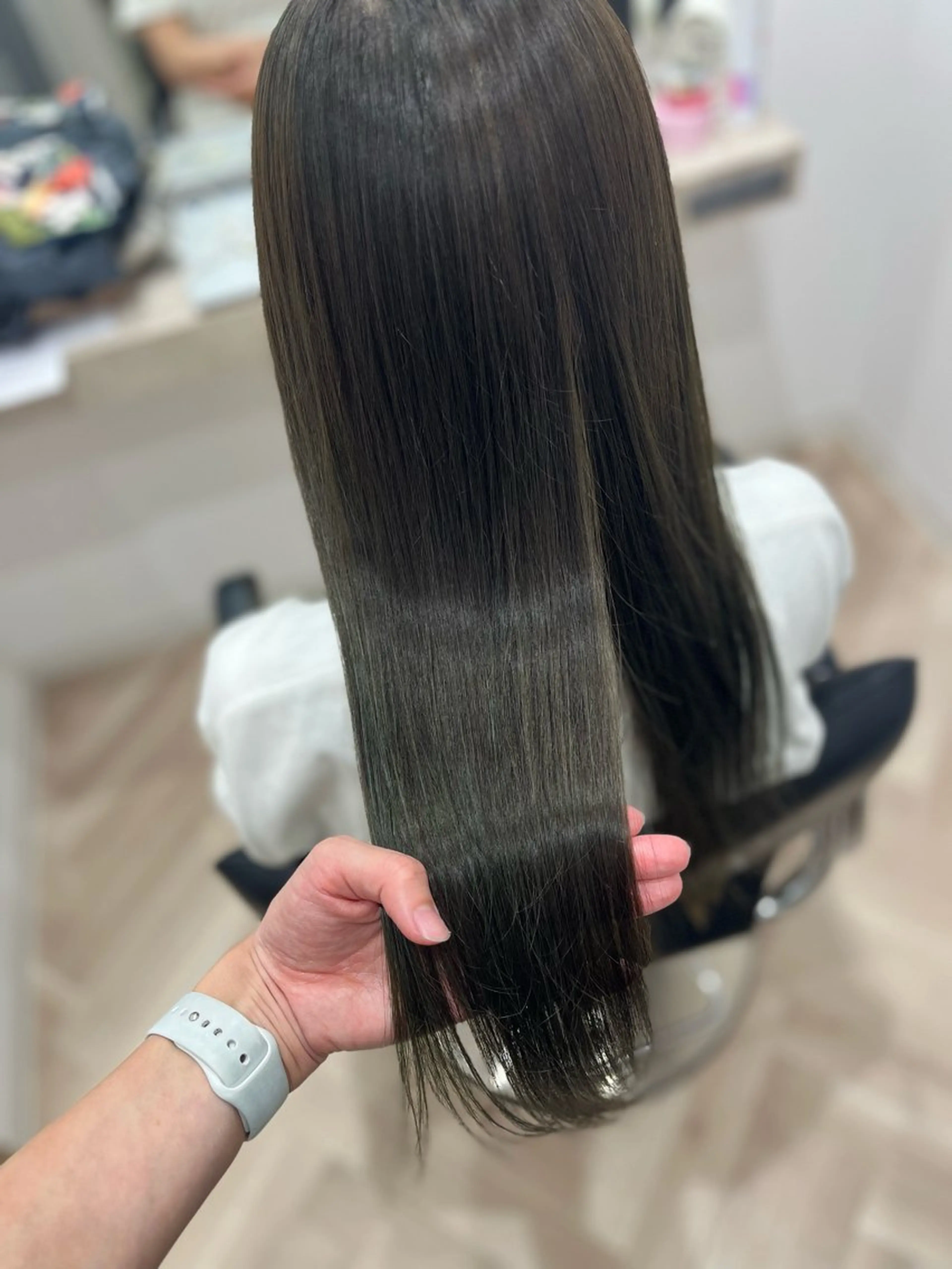 ロング カラー グレージュ オリーブグレージュ オリーブグレー 🫧ぷる艶カラー🫧 Yuubi🦩のヘアスタイル