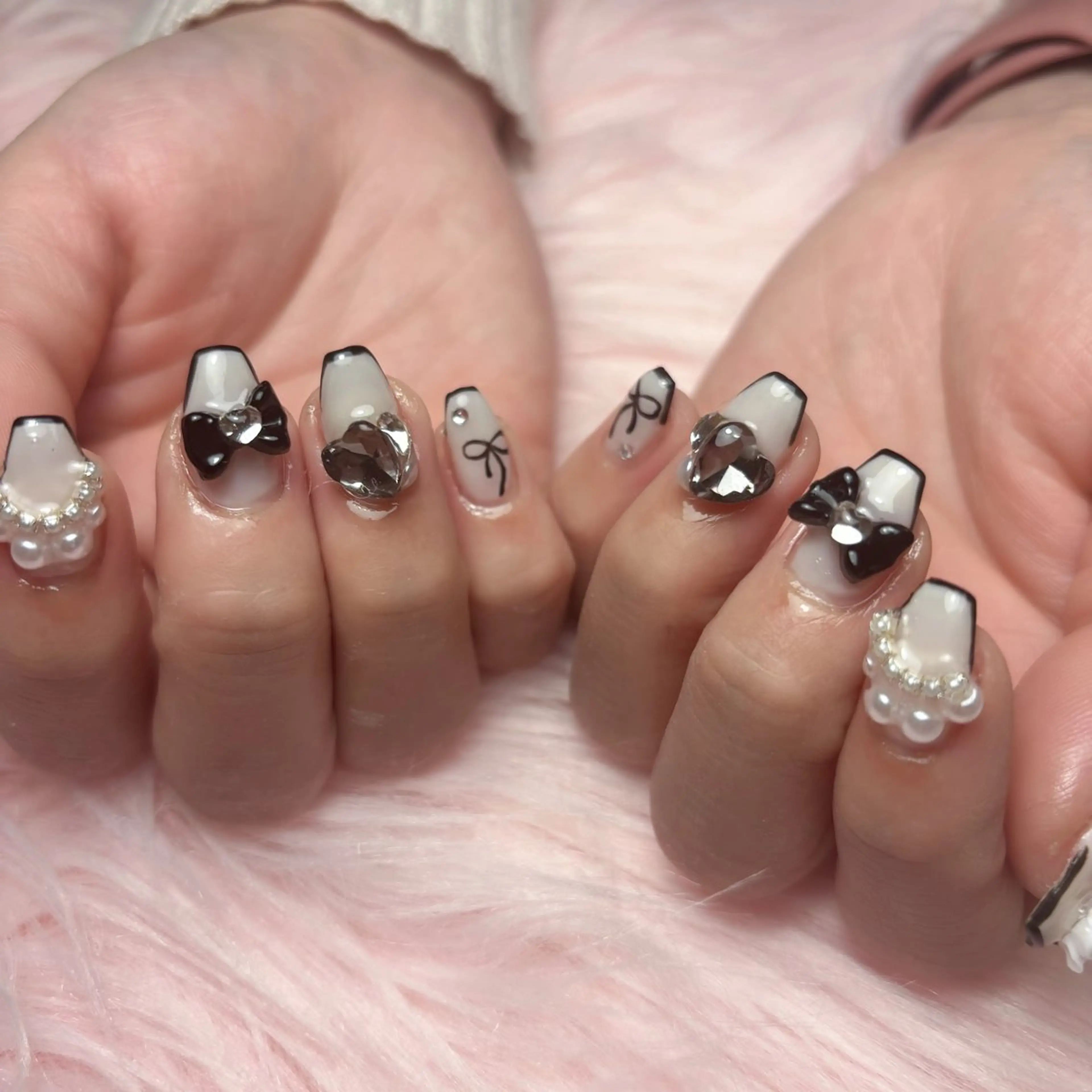 ミディアム salon de perlaのネイルデザイン