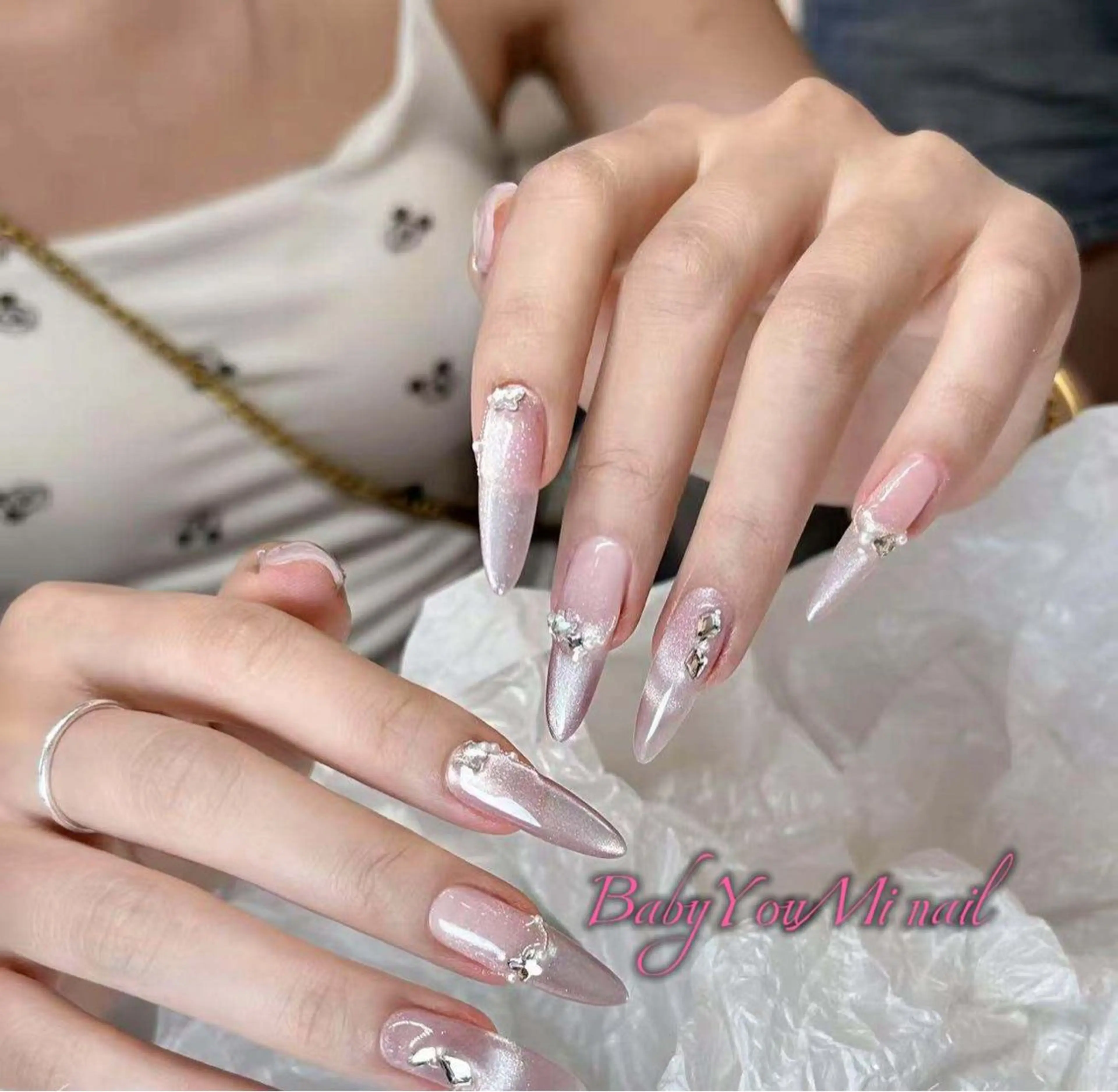 ネイル オーロラネイル フラワーネイル フットネイル フレンチネイル ジェルネイル ハンドネイル BabyYouMi nailのネイルデザイン